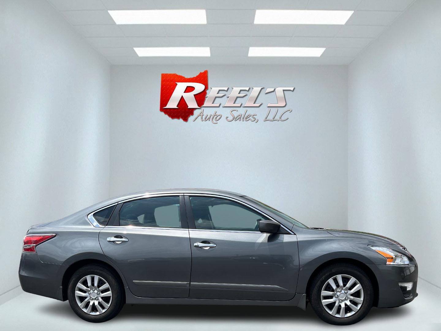 2015 Gray /Black Nissan Altima 2.5 S (1N4AL3AP9FN) with an 2.5L I4 DOHC 16V engine, Automatic transmission, located at 547 E. Main St., Orwell, OH, 44076, (440) 437-5893, 41.535435, -80.847855 - Photo#15
