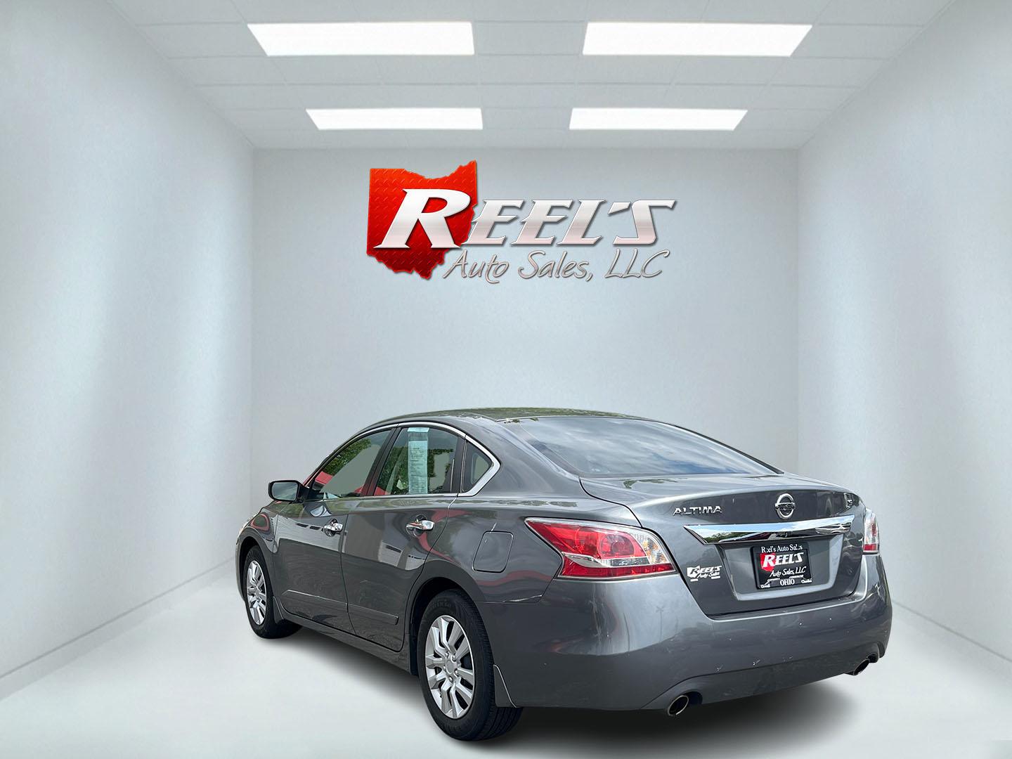 2015 Gray /Black Nissan Altima 2.5 S (1N4AL3AP9FN) with an 2.5L I4 DOHC 16V engine, Automatic transmission, located at 547 E. Main St., Orwell, OH, 44076, (440) 437-5893, 41.535435, -80.847855 - Photo#35