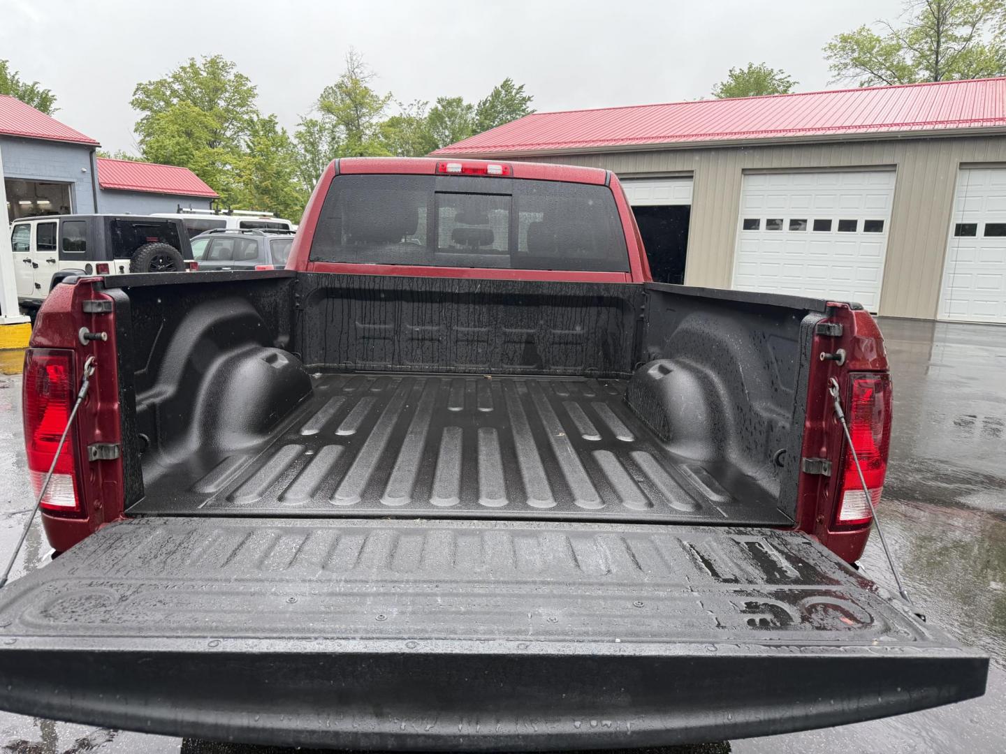 2014 Red /Black RAM 2500 Big Horn Crew Cab SWB 4WD (3C6UR5DJ3EG) with an 6.4L V8 OHV engine, 6-Speed Automatic transmission, located at 547 E. Main St., Orwell, OH, 44076, (440) 437-5893, 41.535435, -80.847855 - Photo#11