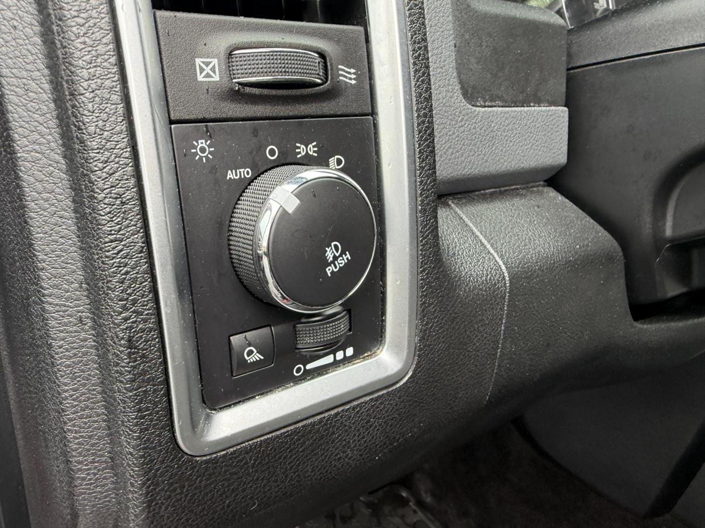 2014 Red /Black RAM 2500 Big Horn Crew Cab SWB 4WD (3C6UR5DJ3EG) with an 6.4L V8 OHV engine, 6-Speed Automatic transmission, located at 547 E. Main St., Orwell, OH, 44076, (440) 437-5893, 41.535435, -80.847855 - Photo#24