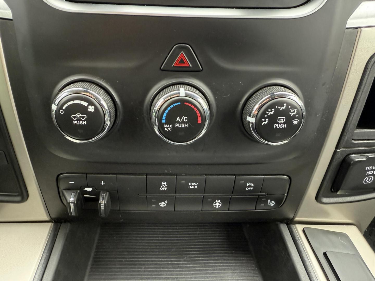 2014 Red /Black RAM 2500 Big Horn Crew Cab SWB 4WD (3C6UR5DJ3EG) with an 6.4L V8 OHV engine, 6-Speed Automatic transmission, located at 547 E. Main St., Orwell, OH, 44076, (440) 437-5893, 41.535435, -80.847855 - Photo#29