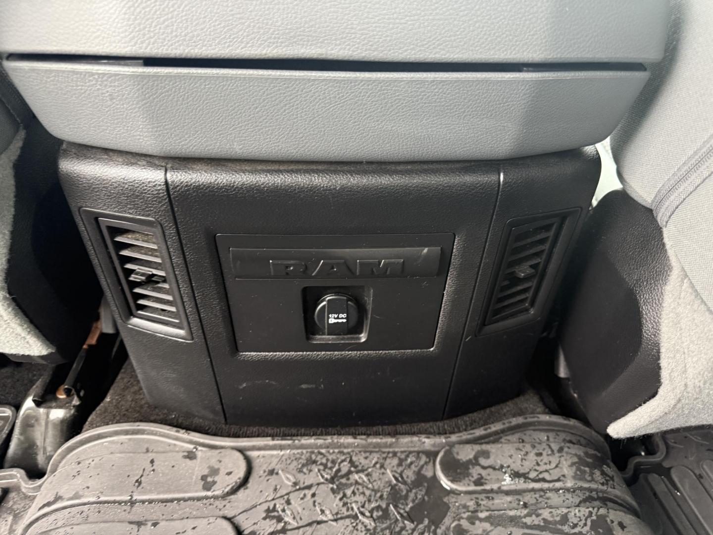 2014 Red /Black RAM 2500 Big Horn Crew Cab SWB 4WD (3C6UR5DJ3EG) with an 6.4L V8 OHV engine, 6-Speed Automatic transmission, located at 547 E. Main St., Orwell, OH, 44076, (440) 437-5893, 41.535435, -80.847855 - Photo#38