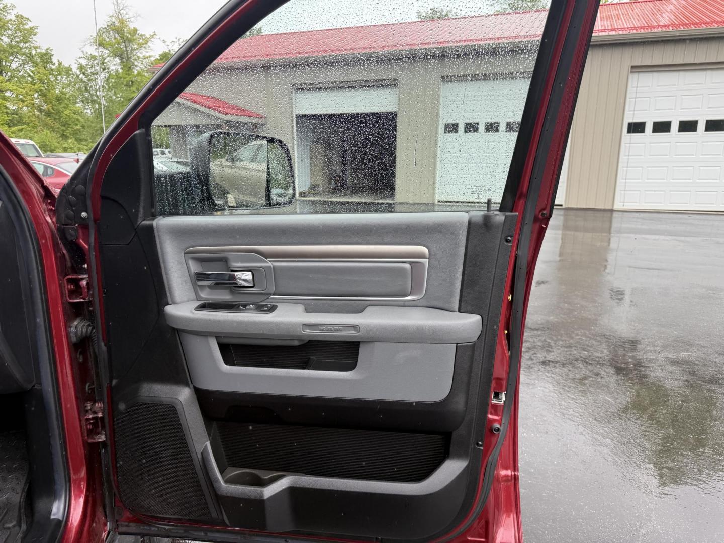2014 Red /Black RAM 2500 Big Horn Crew Cab SWB 4WD (3C6UR5DJ3EG) with an 6.4L V8 OHV engine, 6-Speed Automatic transmission, located at 547 E. Main St., Orwell, OH, 44076, (440) 437-5893, 41.535435, -80.847855 - Photo#43