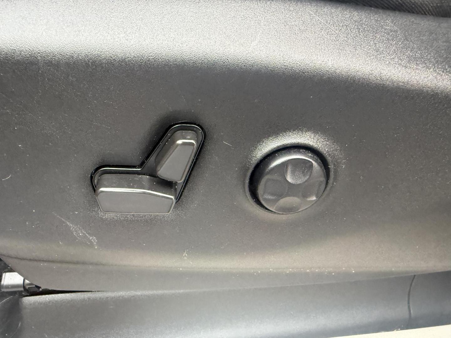 2021 Gray /Black Chrysler Voyager LXI (2C4RC1DG9MR) with an 3.6L V6 DOHC 24V engine, 9A transmission, located at 547 E. Main St., Orwell, OH, 44076, (440) 437-5893, 41.535435, -80.847855 - Photo#11