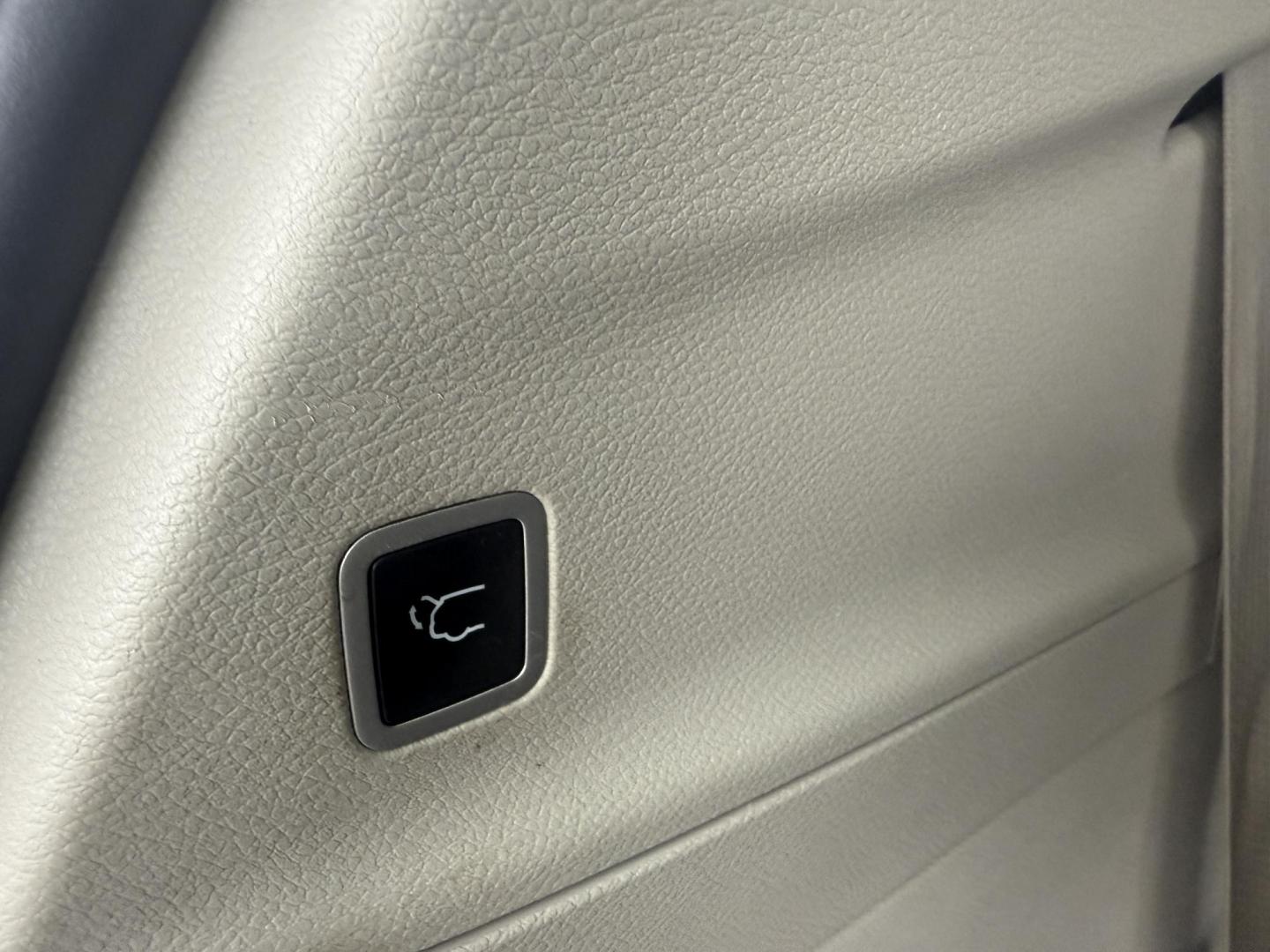 2021 Gray /Black Chrysler Voyager LXI (2C4RC1DG9MR) with an 3.6L V6 DOHC 24V engine, 9A transmission, located at 547 E. Main St., Orwell, OH, 44076, (440) 437-5893, 41.535435, -80.847855 - Photo#30