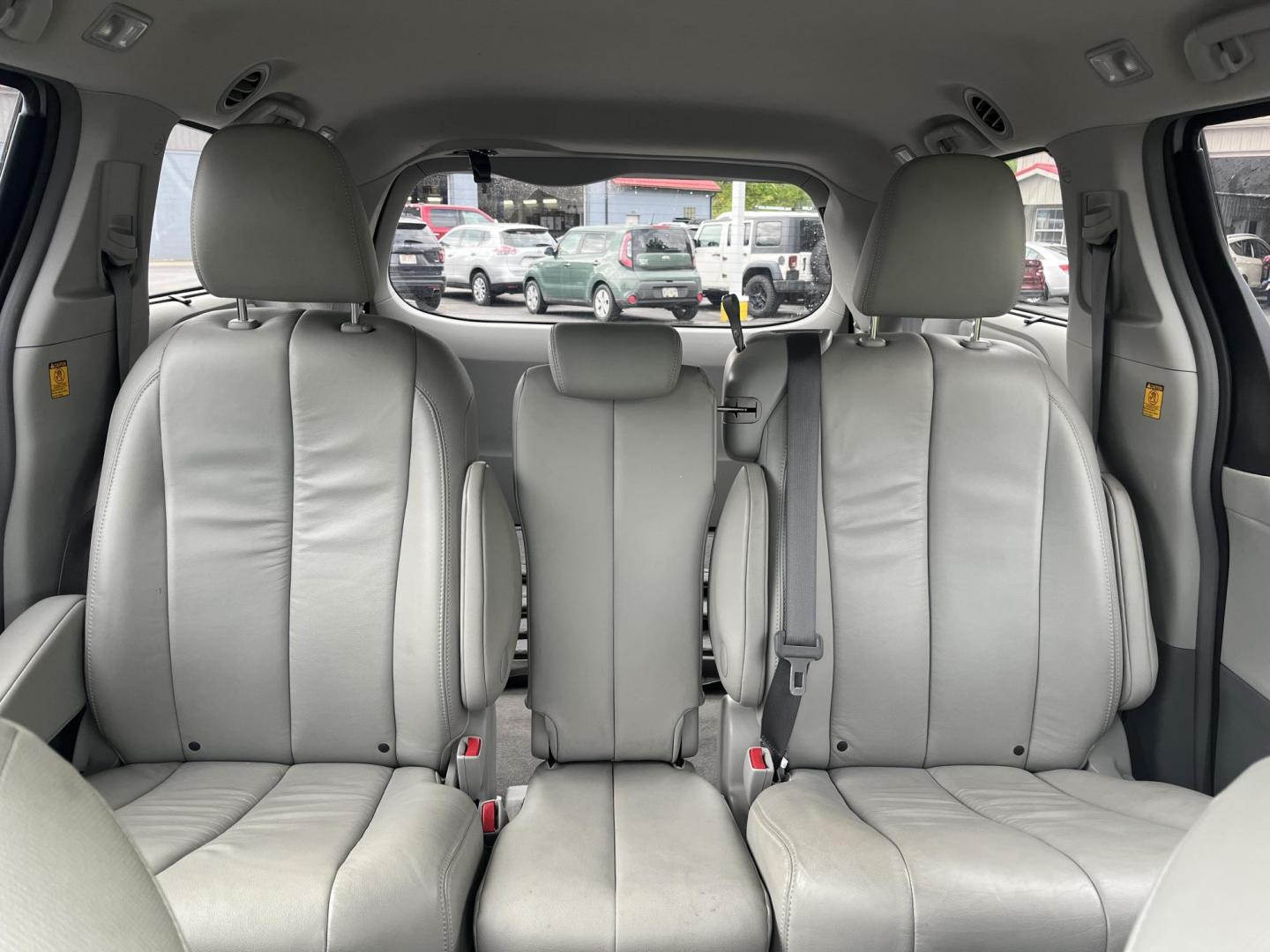 2012 Silver /Gray Toyota Sienna XLE FWD 8-Passsenger V6 (5TDYK3DCXCS) with an 3.5L V6 EFI DOHC 24V engine, 5-Speed Automatic transmission, located at 547 E. Main St., Orwell, OH, 44076, (440) 437-5893, 41.535435, -80.847855 - This One Owner 2012 Toyota Sienna is a reliable and luxurious family hauler. Powered by Toyota's incredible 3.5 V6 engine and 6 speed automatic transmission you'll never be longing for power while passing while achieving a respectable 25 MPG highway. On the inside you will find a leather interior, t - Photo#37