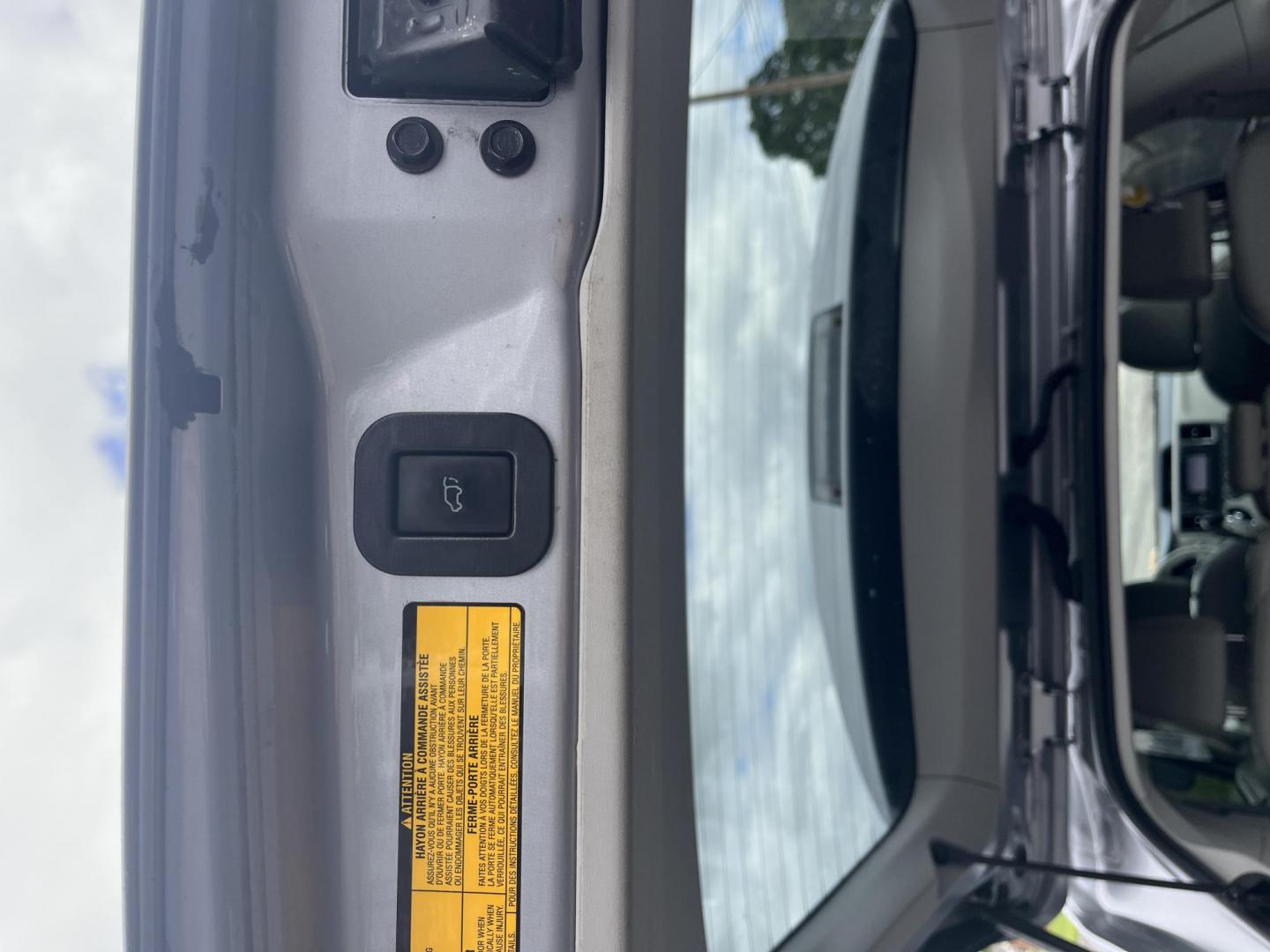 2012 Silver /Gray Toyota Sienna XLE FWD 8-Passsenger V6 (5TDYK3DCXCS) with an 3.5L V6 EFI DOHC 24V engine, 5-Speed Automatic transmission, located at 547 E. Main St., Orwell, OH, 44076, (440) 437-5893, 41.535435, -80.847855 - This One Owner 2012 Toyota Sienna is a reliable and luxurious family hauler. Powered by Toyota's incredible 3.5 V6 engine and 6 speed automatic transmission you'll never be longing for power while passing while achieving a respectable 25 MPG highway. On the inside you will find a leather interior, t - Photo#38