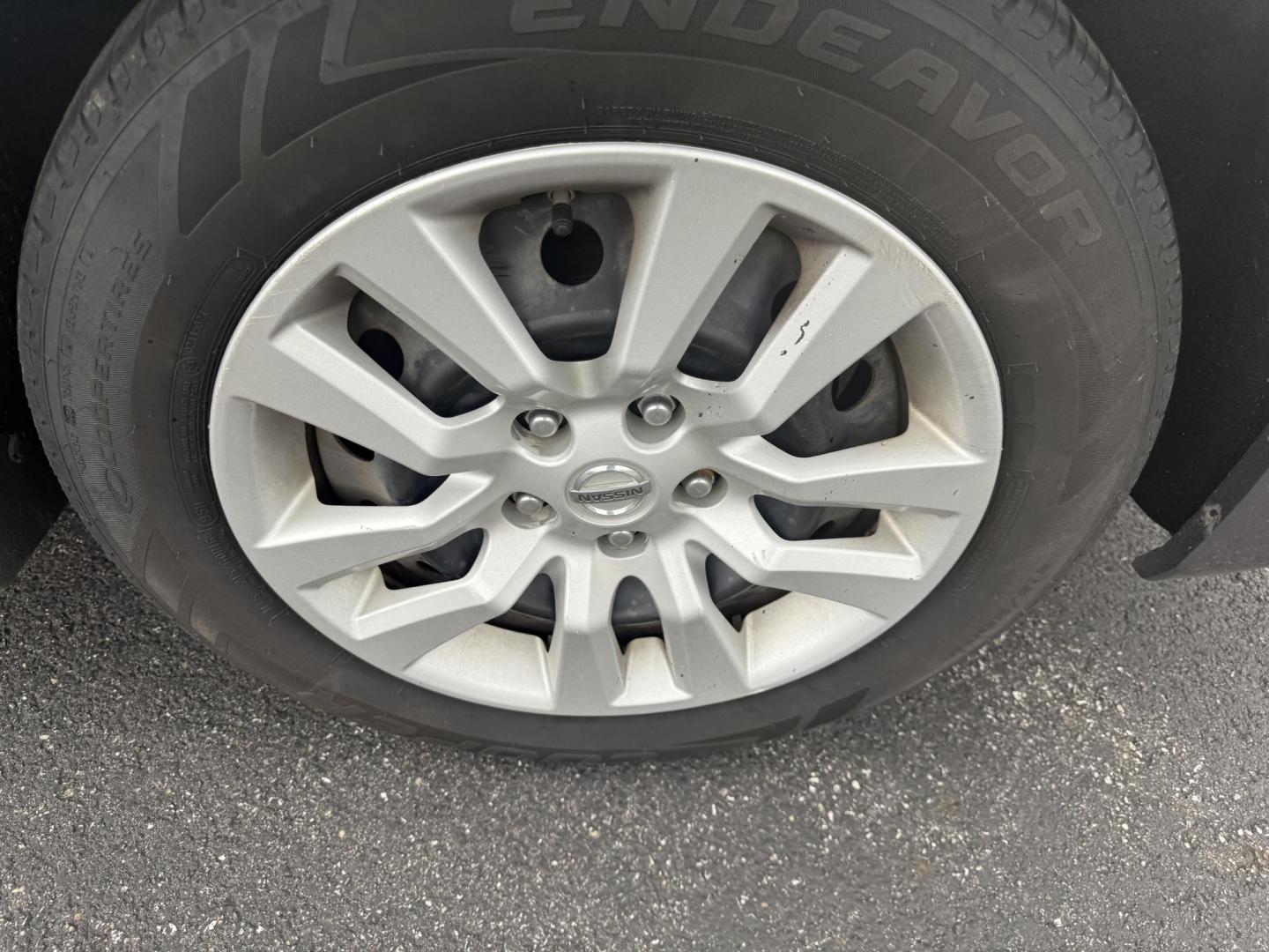 2015 Gray /Black Nissan Altima 2.5 S (1N4AL3AP0FC) with an 2.5L I4 DOHC 16V engine, Automatic transmission, located at 11115 Chardon Rd. , Chardon, OH, 44024, (440) 214-9705, 41.580246, -81.241943 - This One Owner 2015 Nissan Altima is an incredibly fuel efficient commuter sedan. Powered by a 2.5 I4 engine it gets 31 MPG combined and up to 37 MPG highway. On the side you get a power drivers seat, push button start, a sport driving mode, and an aux audio input. This Altima is fully serviced and - Photo#11