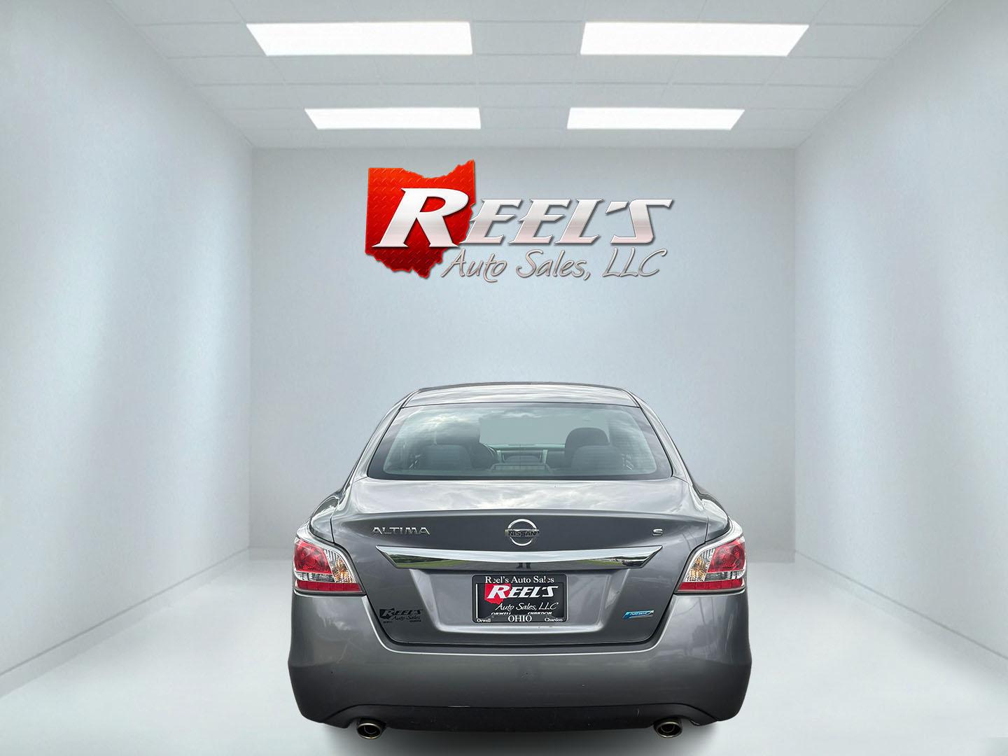 2015 Gray /Black Nissan Altima 2.5 S (1N4AL3AP0FC) with an 2.5L I4 DOHC 16V engine, Automatic transmission, located at 11115 Chardon Rd. , Chardon, OH, 44024, (440) 214-9705, 41.580246, -81.241943 - Photo#34