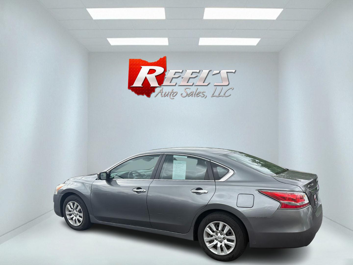 2015 Gray /Black Nissan Altima 2.5 S (1N4AL3AP0FC) with an 2.5L I4 DOHC 16V engine, Automatic transmission, located at 11115 Chardon Rd. , Chardon, OH, 44024, (440) 214-9705, 41.580246, -81.241943 - Photo#36