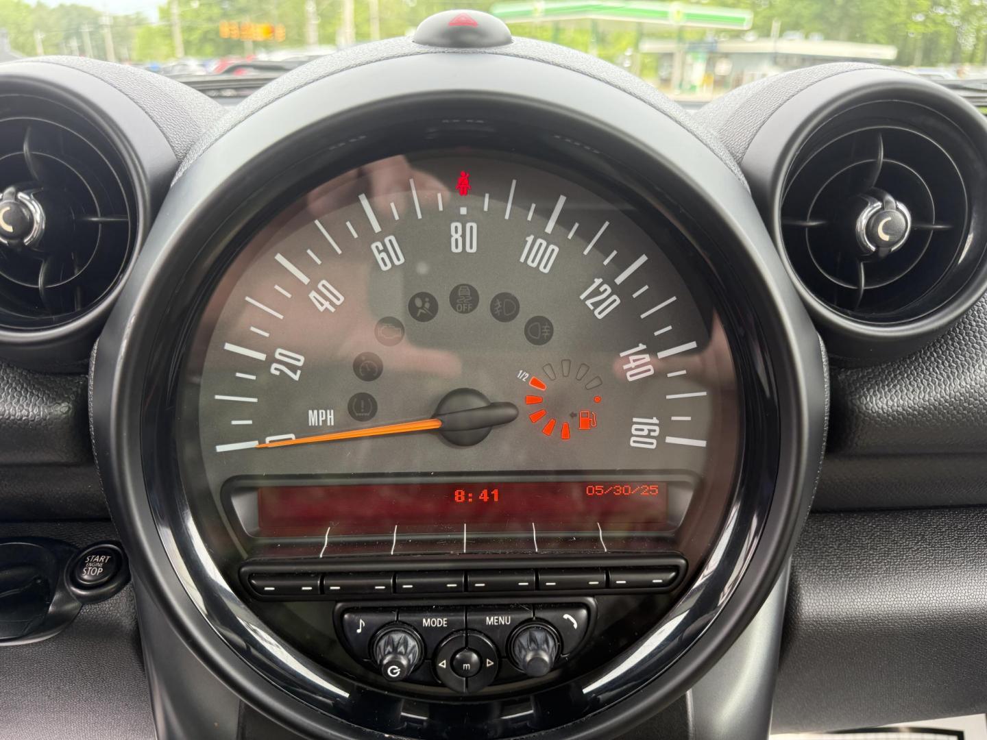 2016 White /Tan Mini Countryman S ALL4 (WMWZC5C53GW) with an 1.6L I4 DOHC 16V TURBO engine, 6-Speed Automatic transmission, located at 11115 Chardon Rd. , Chardon, OH, 44024, (440) 214-9705, 41.580246, -81.241943 - This 2016 Mini Cooper Countryman S All 4 is a fun, and fuel efficient small SUV. Powered by a 1.6 I4 Turbocharged engine producing 181 HP and a 6 speed automatic transmission this Mini achieves up to 30 MPG highway while still being a fun and sporty vehicle. On the inside you have a leather interior - Photo#18