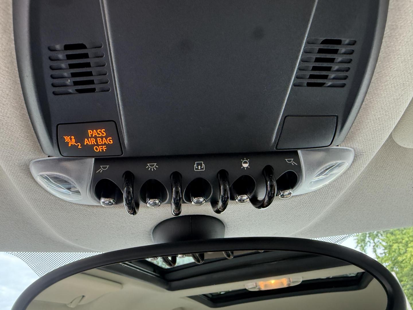 2016 White /Tan Mini Countryman S ALL4 (WMWZC5C53GW) with an 1.6L I4 DOHC 16V TURBO engine, 6-Speed Automatic transmission, located at 11115 Chardon Rd. , Chardon, OH, 44024, (440) 214-9705, 41.580246, -81.241943 - This 2016 Mini Cooper Countryman S All 4 is a fun, and fuel efficient small SUV. Powered by a 1.6 I4 Turbocharged engine producing 181 HP and a 6 speed automatic transmission this Mini achieves up to 30 MPG highway while still being a fun and sporty vehicle. On the inside you have a leather interior - Photo#22