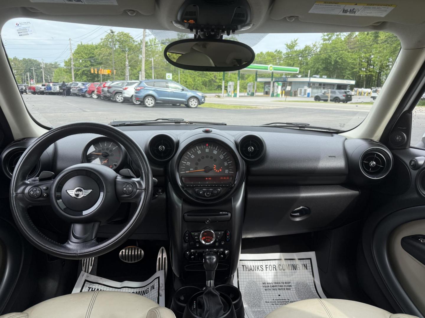 2016 White /Tan Mini Countryman S ALL4 (WMWZC5C53GW) with an 1.6L I4 DOHC 16V TURBO engine, 6-Speed Automatic transmission, located at 11115 Chardon Rd. , Chardon, OH, 44024, (440) 214-9705, 41.580246, -81.241943 - This 2016 Mini Cooper Countryman S All 4 is a fun, and fuel efficient small SUV. Powered by a 1.6 I4 Turbocharged engine producing 181 HP and a 6 speed automatic transmission this Mini achieves up to 30 MPG highway while still being a fun and sporty vehicle. On the inside you have a leather interior - Photo#29