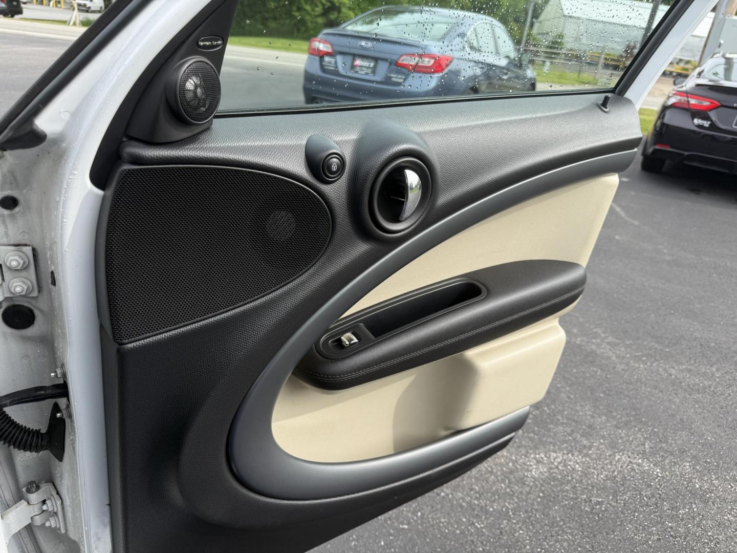2016 White /Tan Mini Countryman S ALL4 (WMWZC5C53GW) with an 1.6L I4 DOHC 16V TURBO engine, 6-Speed Automatic transmission, located at 11115 Chardon Rd. , Chardon, OH, 44024, (440) 214-9705, 41.580246, -81.241943 - This 2016 Mini Cooper Countryman S All 4 is a fun, and fuel efficient small SUV. Powered by a 1.6 I4 Turbocharged engine producing 181 HP and a 6 speed automatic transmission this Mini achieves up to 30 MPG highway while still being a fun and sporty vehicle. On the inside you have a leather interior - Photo#36
