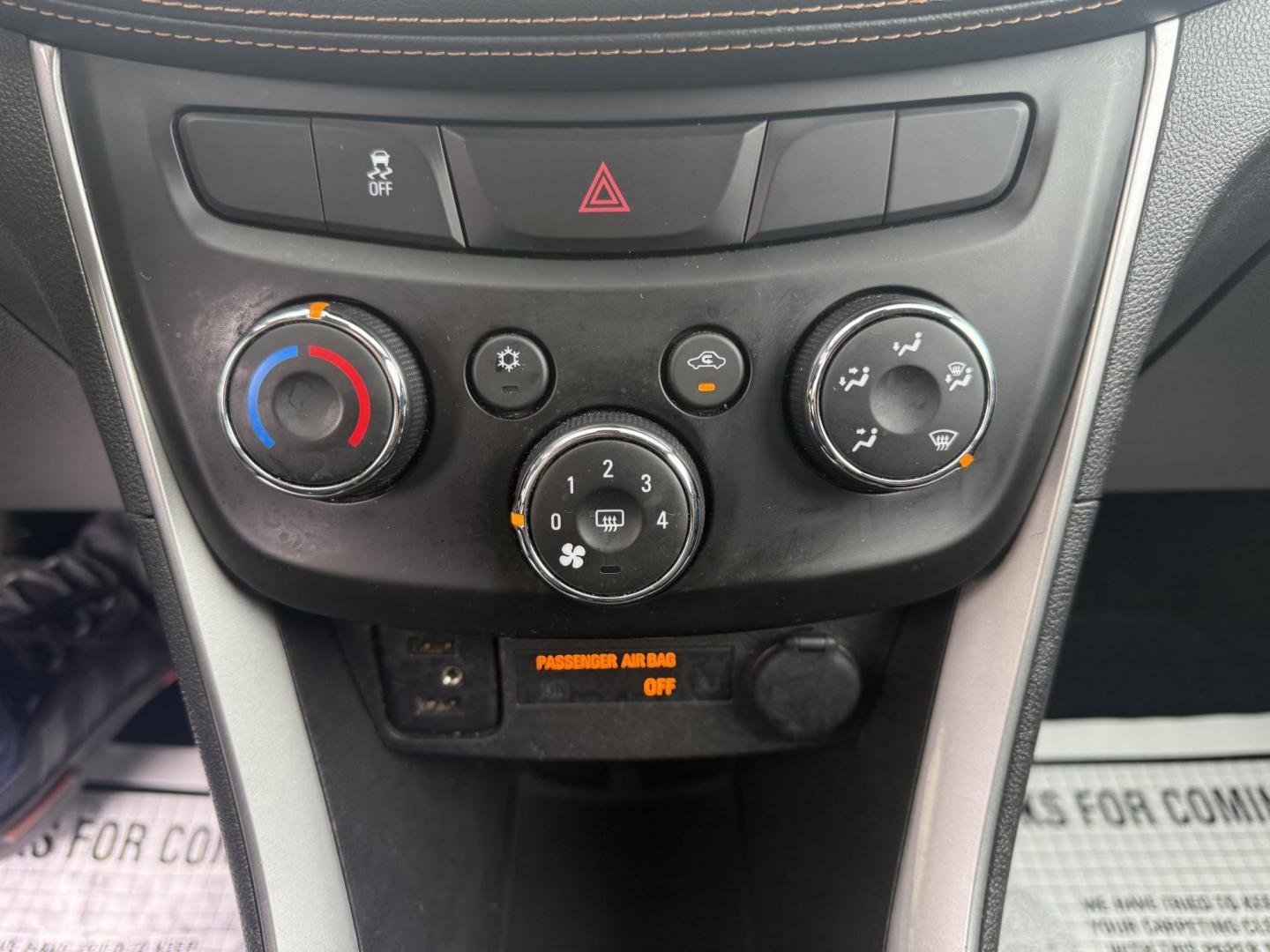 2018 White /Black Chevrolet Trax LT AWD (KL7CJPSBXJB) with an 1.4L I4 DOHC 16V Turbo engine, 6A transmission, located at 11115 Chardon Rd. , Chardon, OH, 44024, (440) 214-9705, 41.580246, -81.241943 - This One Owner 2018 Chevrolet Trax LT AWD is a great little fuel SUV. Powered by a 1.4 I4 Turbocharged ECOTEC engine and a 6 speed automatic transmission this little Trax achieves up to 30 MPG highway making it a great choice for any commuter. On the inside this Trax has a power drivers seat, push b - Photo#21