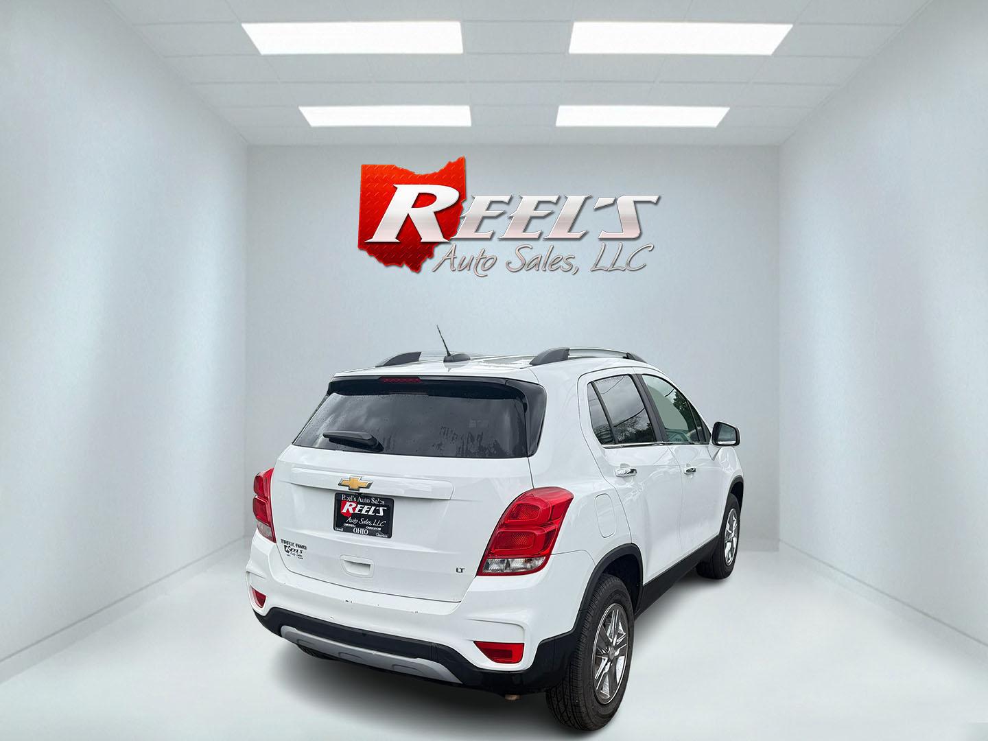 2018 White /Black Chevrolet Trax LT AWD (KL7CJPSBXJB) with an 1.4L I4 DOHC 16V Turbo engine, 6A transmission, located at 11115 Chardon Rd. , Chardon, OH, 44024, (440) 214-9705, 41.580246, -81.241943 - This One Owner 2018 Chevrolet Trax LT AWD is a great little fuel SUV. Powered by a 1.4 I4 Turbocharged ECOTEC engine and a 6 speed automatic transmission this little Trax achieves up to 30 MPG highway making it a great choice for any commuter. On the inside this Trax has a power drivers seat, push b - Photo#15