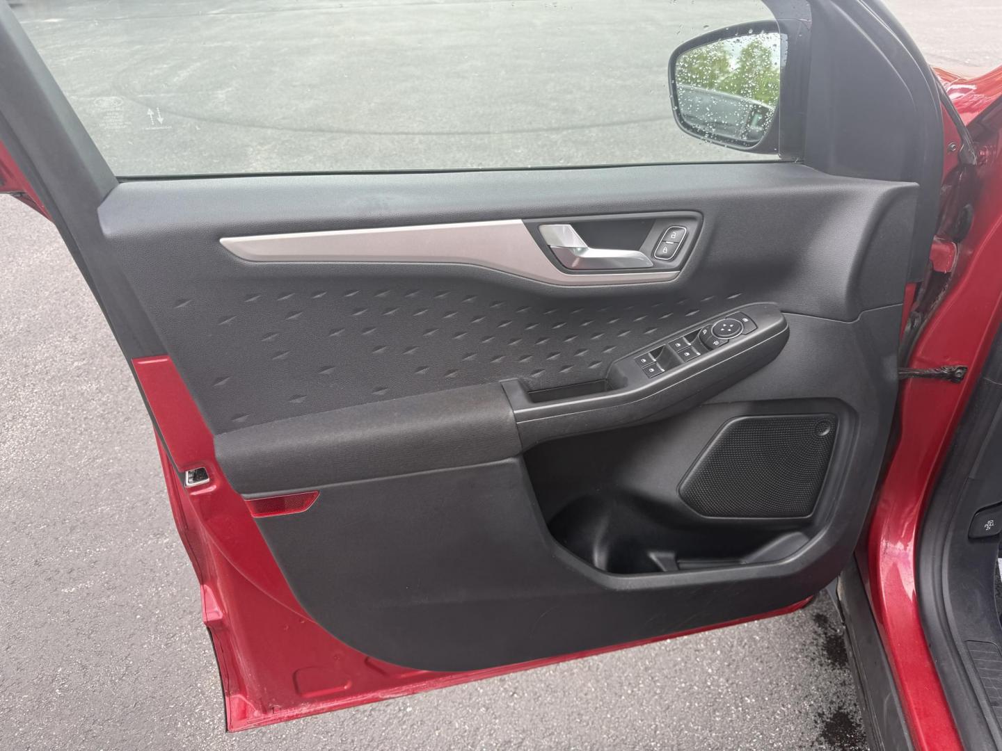 2020 Red /Black Ford Escape SE AWD (1FMCU9G68LU) with an 1.5L I3 DOHC 12V TURBO engine, 8-Speed Automatic transmission, located at 11115 Chardon Rd. , Chardon, OH, 44024, (440) 214-9705, 41.580246, -81.241943 - This 2020 Ford Escape SE is a modern and fuel efficient SUV. Equipped with a 1.5 I3 Turbocharged EcoBoost engine and a 8 speed automatic transmission this Escape achieves a very impressive 28 MPG combined and 31 MPG highway. On the inside it has a power drivers seat, heated front seats and, automati - Photo#15