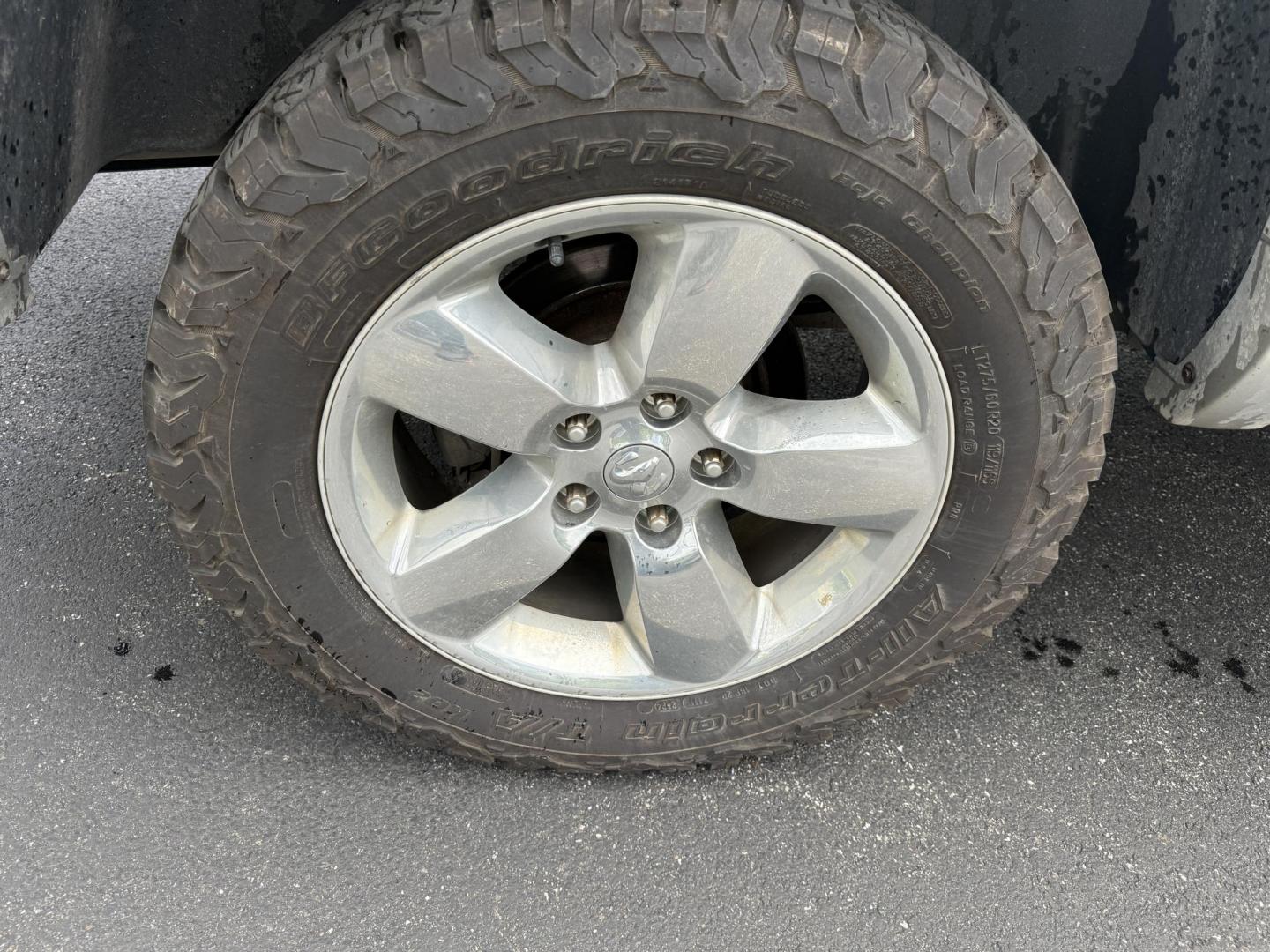 2014 Black /Black RAM 1500 Laramie Crew Cab SWB 4WD (1C6RR7NT3ES) with an 5.7L V8 OHV 16V engine, 8-Speed Automatic transmission, located at 11115 Chardon Rd. , Chardon, OH, 44024, (440) 214-9705, 41.580246, -81.241943 - FRESH TRADE ALERT ---- This 2014 Ram 1500 is a luxurious pickup truck with plenty of capability. Powered by a 5.7 HEMI V8, 8 speed automatic transmission and, 3.93 gearing this Ram is rated to tow 10,300 pounds. On the inside you'll find a beautiful leather wrapped interior with heated and cooled fr - Photo#5