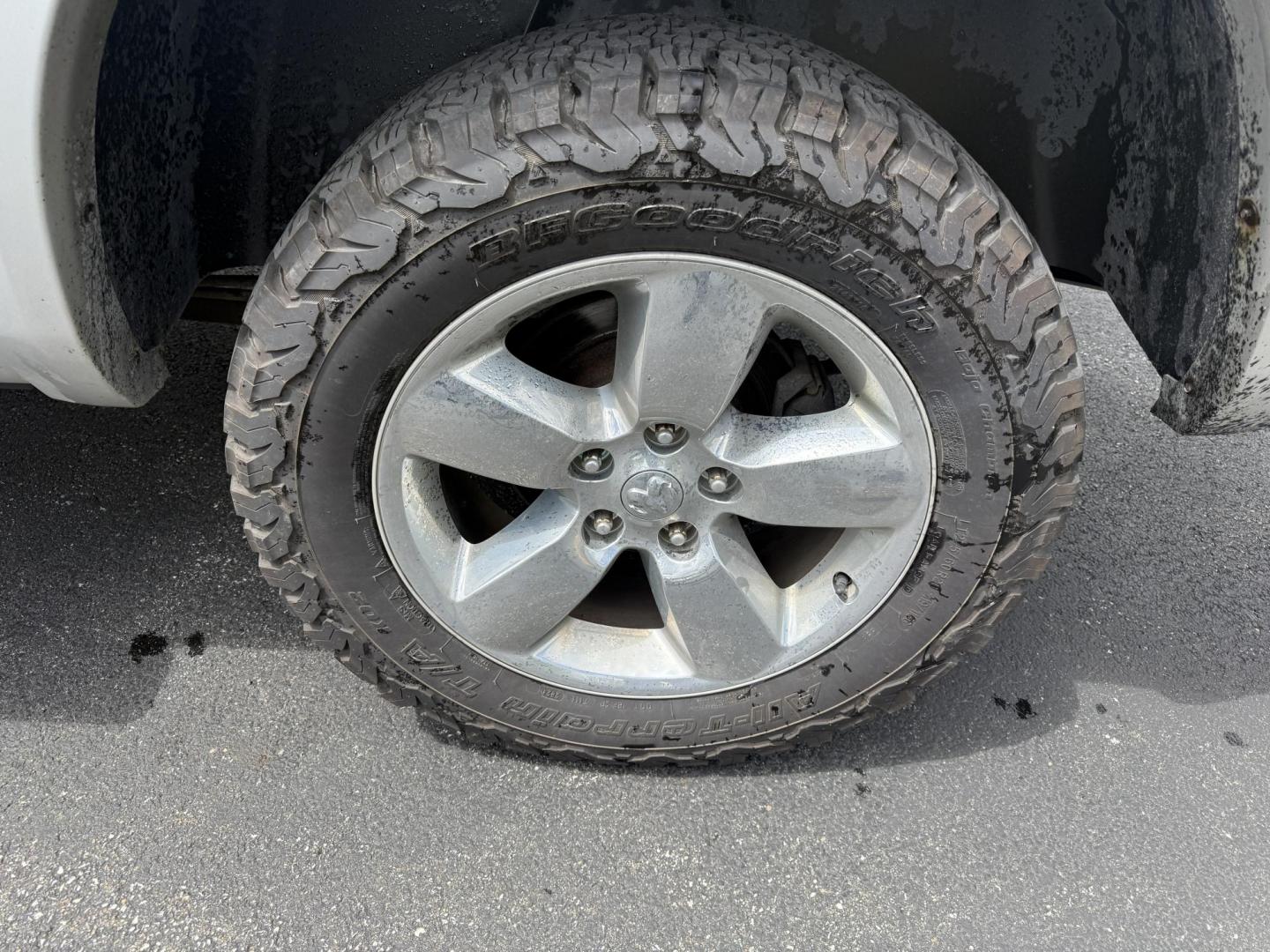 2014 Black /Black RAM 1500 Laramie Crew Cab SWB 4WD (1C6RR7NT3ES) with an 5.7L V8 OHV 16V engine, 8-Speed Automatic transmission, located at 11115 Chardon Rd. , Chardon, OH, 44024, (440) 214-9705, 41.580246, -81.241943 - FRESH TRADE ALERT ---- This 2014 Ram 1500 is a luxurious pickup truck with plenty of capability. Powered by a 5.7 HEMI V8, 8 speed automatic transmission and, 3.93 gearing this Ram is rated to tow 10,300 pounds. On the inside you'll find a beautiful leather wrapped interior with heated and cooled fr - Photo#8