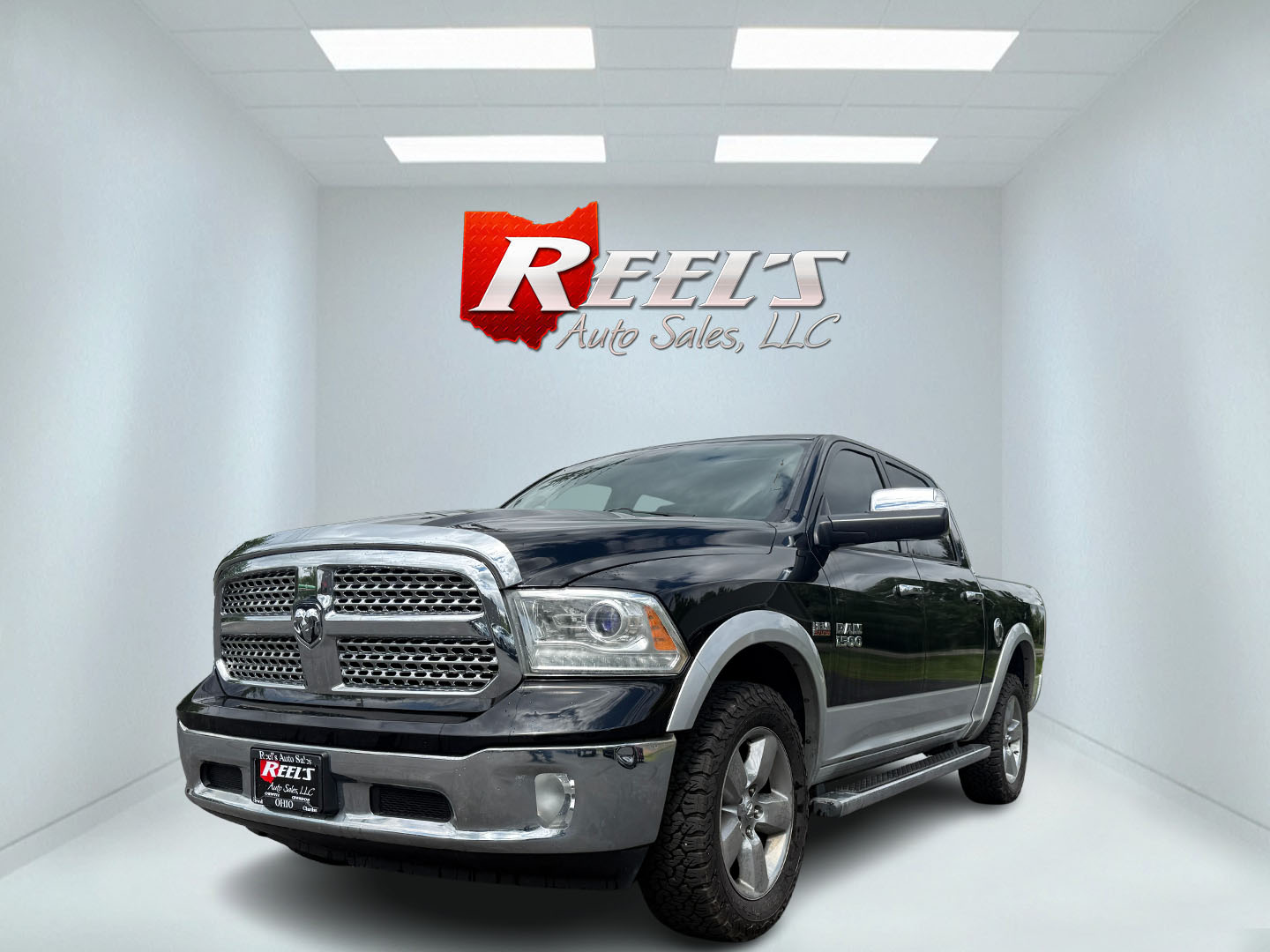 photo of 2014 RAM 1500 Laramie Crew Cab SWB 4WD