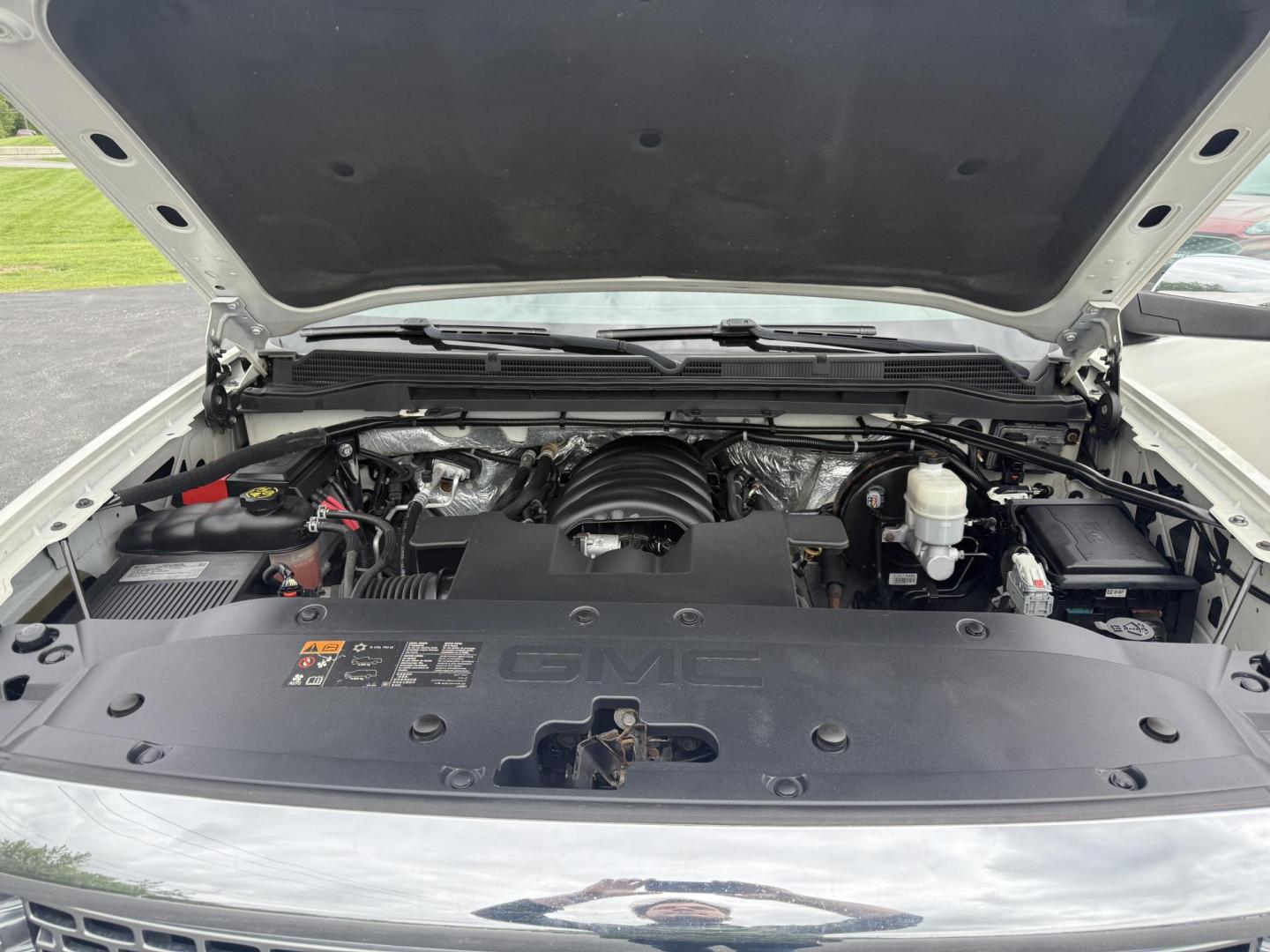 2015 White /Brown GMC Sierra 1500 Denali Crew Cab Short Box 4WD (3GTU2WEJ7FG) with an 6.2L V8 OHV 16V engine, 8-Speed Automatic transmission, located at 11115 Chardon Rd. , Chardon, OH, 44024, (440) 214-9705, 41.580246, -81.241943 - This 2015 GMC Sierra 1500 Denali is GM's greatest they have to offer. Powered by a 6.2 V8 Engine and an 8 speed automatic transmission this truck is rated to tow 9,200 pounds while giving you all the luxury of a Cadillac. On the inside you will find an incredible leather interior, heated and cooled - Photo#15