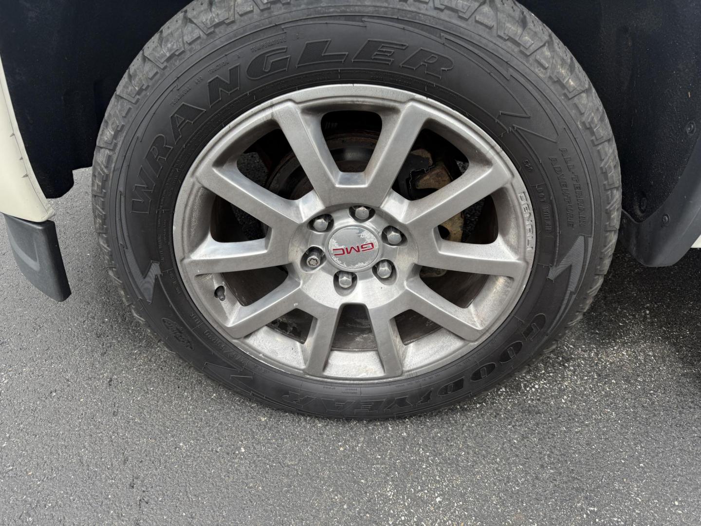 2015 White /Brown GMC Sierra 1500 Denali Crew Cab Short Box 4WD (3GTU2WEJ7FG) with an 6.2L V8 OHV 16V engine, 8-Speed Automatic transmission, located at 11115 Chardon Rd. , Chardon, OH, 44024, (440) 214-9705, 41.580246, -81.241943 - This 2015 GMC Sierra 1500 Denali is GM's greatest they have to offer. Powered by a 6.2 V8 Engine and an 8 speed automatic transmission this truck is rated to tow 9,200 pounds while giving you all the luxury of a Cadillac. On the inside you will find an incredible leather interior, heated and cooled - Photo#14