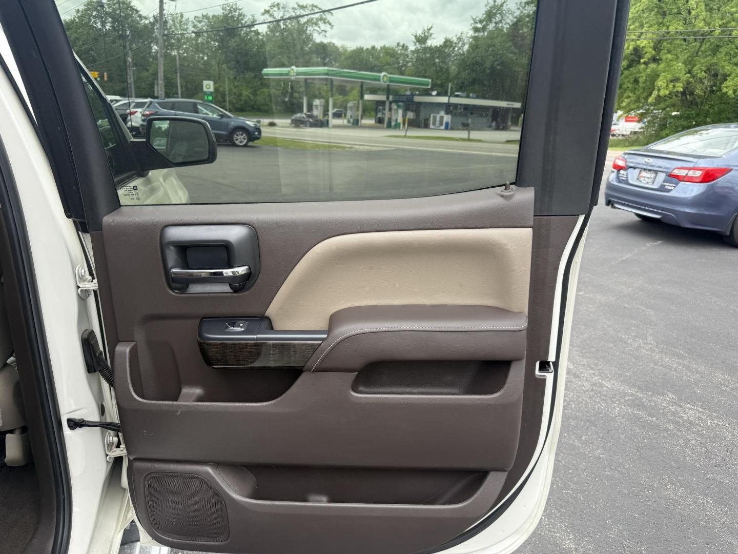 2015 White /Brown GMC Sierra 1500 Denali Crew Cab Short Box 4WD (3GTU2WEJ7FG) with an 6.2L V8 OHV 16V engine, 8-Speed Automatic transmission, located at 11115 Chardon Rd. , Chardon, OH, 44024, (440) 214-9705, 41.580246, -81.241943 - This 2015 GMC Sierra 1500 Denali is GM's greatest they have to offer. Powered by a 6.2 V8 Engine and an 8 speed automatic transmission this truck is rated to tow 9,200 pounds while giving you all the luxury of a Cadillac. On the inside you will find an incredible leather interior, heated and cooled - Photo#38