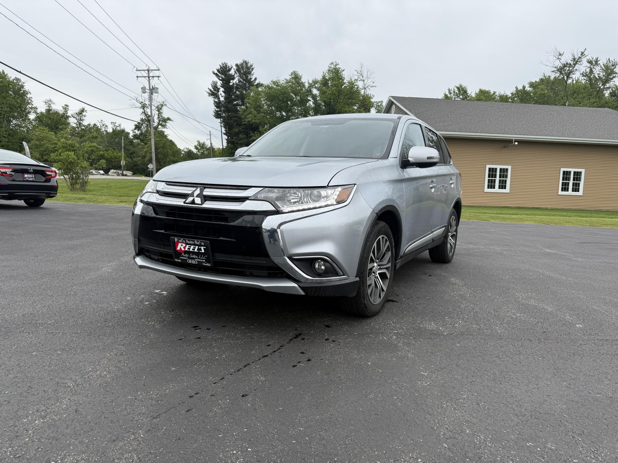 photo of 2017 Mitsubishi Outlander SE AWD