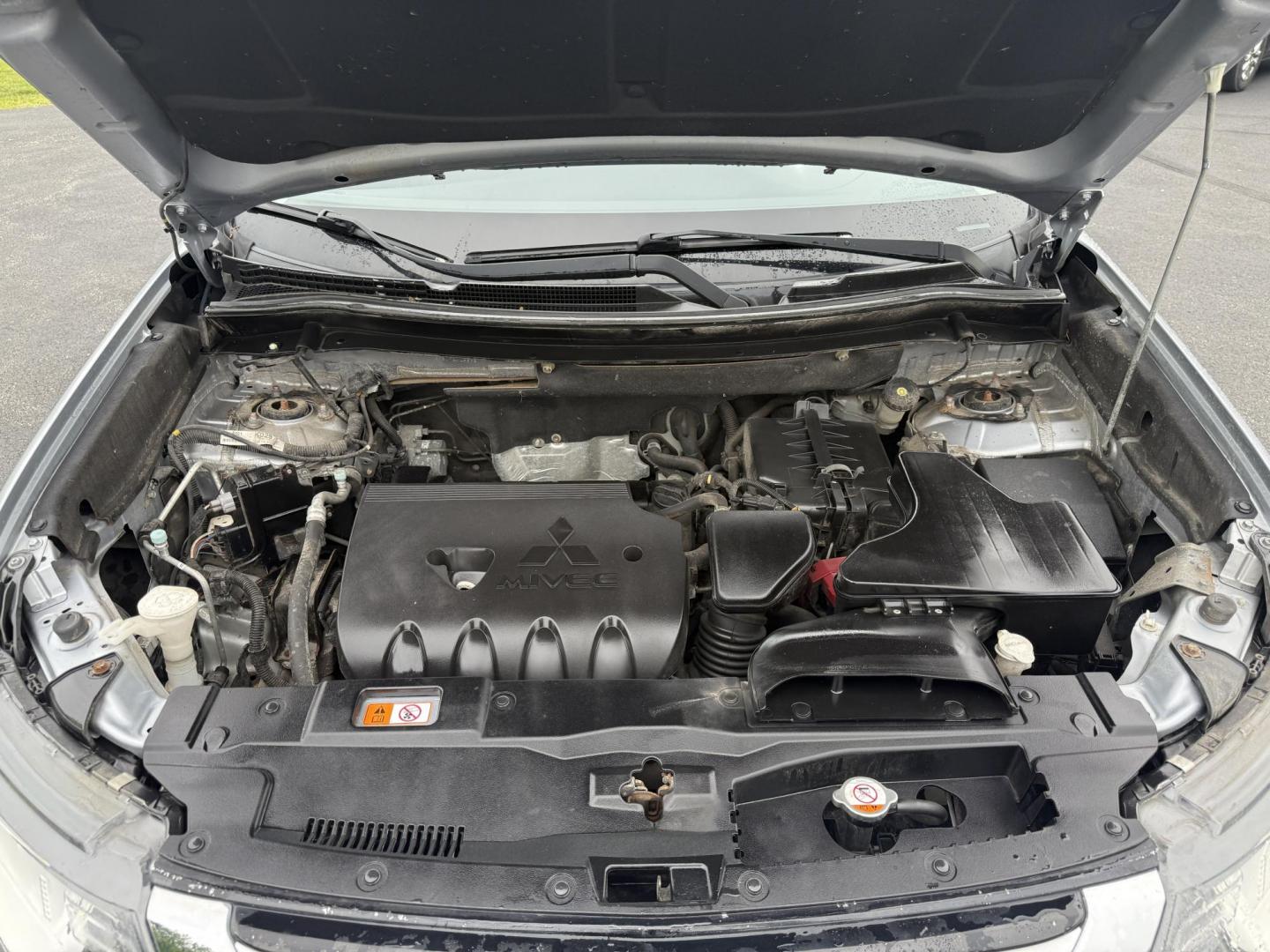 2017 Silver /Black Mitsubishi Outlander SE AWD (JA4AZ3A38HZ) with an 2.4L I4 DOHC 16V engine, Automatic transmission, located at 11115 Chardon Rd. , Chardon, OH, 44024, (440) 214-9705, 41.580246, -81.241943 - This 2017 Mitsubishi Outlander SE S-AWC is a fuel efficient all wheel drive SUV with a 3rd row. Powered by a 2.4 I4 Engine it is capable of achieving an impressive 29 MPG Highway. On the inside you get a 7.0" touch screen with Apple Carplay, Android Auto and, a backup camera. Other features include - Photo#14