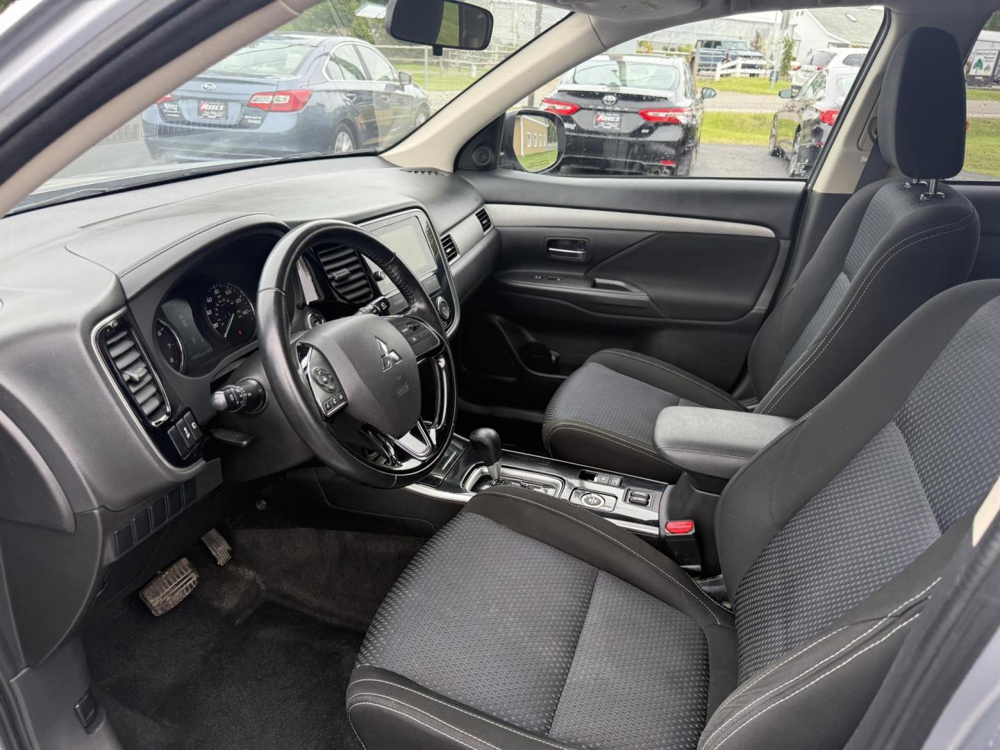 2017 Silver /Black Mitsubishi Outlander SE AWD (JA4AZ3A38HZ) with an 2.4L I4 DOHC 16V engine, Automatic transmission, located at 11115 Chardon Rd. , Chardon, OH, 44024, (440) 214-9705, 41.580246, -81.241943 - This 2017 Mitsubishi Outlander SE S-AWC is a fuel efficient all wheel drive SUV with a 3rd row. Powered by a 2.4 I4 Engine it is capable of achieving an impressive 29 MPG Highway. On the inside you get a 7.0" touch screen with Apple Carplay, Android Auto and, a backup camera. Other features include - Photo#15