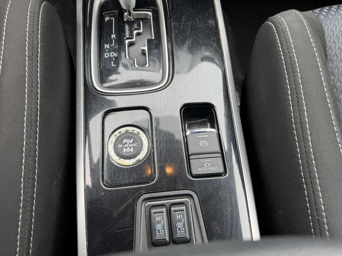 2017 Silver /Black Mitsubishi Outlander SE AWD (JA4AZ3A38HZ) with an 2.4L I4 DOHC 16V engine, Automatic transmission, located at 11115 Chardon Rd. , Chardon, OH, 44024, (440) 214-9705, 41.580246, -81.241943 - This 2017 Mitsubishi Outlander SE S-AWC is a fuel efficient all wheel drive SUV with a 3rd row. Powered by a 2.4 I4 Engine it is capable of achieving an impressive 29 MPG Highway. On the inside you get a 7.0" touch screen with Apple Carplay, Android Auto and, a backup camera. Other features include - Photo#24