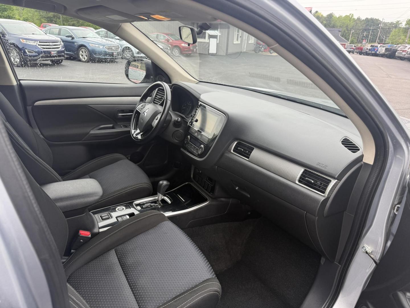 2017 Silver /Black Mitsubishi Outlander SE AWD (JA4AZ3A38HZ) with an 2.4L I4 DOHC 16V engine, Automatic transmission, located at 11115 Chardon Rd. , Chardon, OH, 44024, (440) 214-9705, 41.580246, -81.241943 - This 2017 Mitsubishi Outlander SE S-AWC is a fuel efficient all wheel drive SUV with a 3rd row. Powered by a 2.4 I4 Engine it is capable of achieving an impressive 29 MPG Highway. On the inside you get a 7.0" touch screen with Apple Carplay, Android Auto and, a backup camera. Other features include - Photo#32