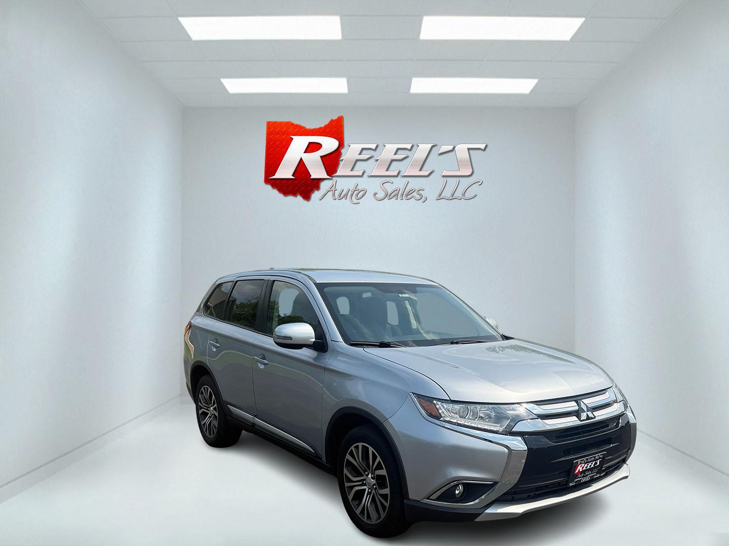 2017 Silver /Black Mitsubishi Outlander SE AWD (JA4AZ3A38HZ) with an 2.4L I4 DOHC 16V engine, Automatic transmission, located at 11115 Chardon Rd. , Chardon, OH, 44024, (440) 214-9705, 41.580246, -81.241943 - This 2017 Mitsubishi Outlander SE S-AWC is a fuel efficient all wheel drive SUV with a 3rd row. Powered by a 2.4 I4 Engine it is capable of achieving an impressive 29 MPG Highway. On the inside you get a 7.0" touch screen with Apple Carplay, Android Auto and, a backup camera. Other features include - Photo#2