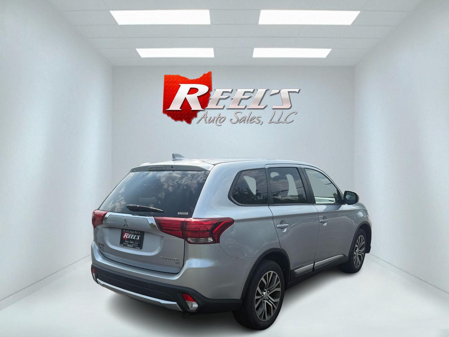 2017 Silver /Black Mitsubishi Outlander SE AWD (JA4AZ3A38HZ) with an 2.4L I4 DOHC 16V engine, Automatic transmission, located at 11115 Chardon Rd. , Chardon, OH, 44024, (440) 214-9705, 41.580246, -81.241943 - This 2017 Mitsubishi Outlander SE S-AWC is a fuel efficient all wheel drive SUV with a 3rd row. Powered by a 2.4 I4 Engine it is capable of achieving an impressive 29 MPG Highway. On the inside you get a 7.0" touch screen with Apple Carplay, Android Auto and, a backup camera. Other features include - Photo#32