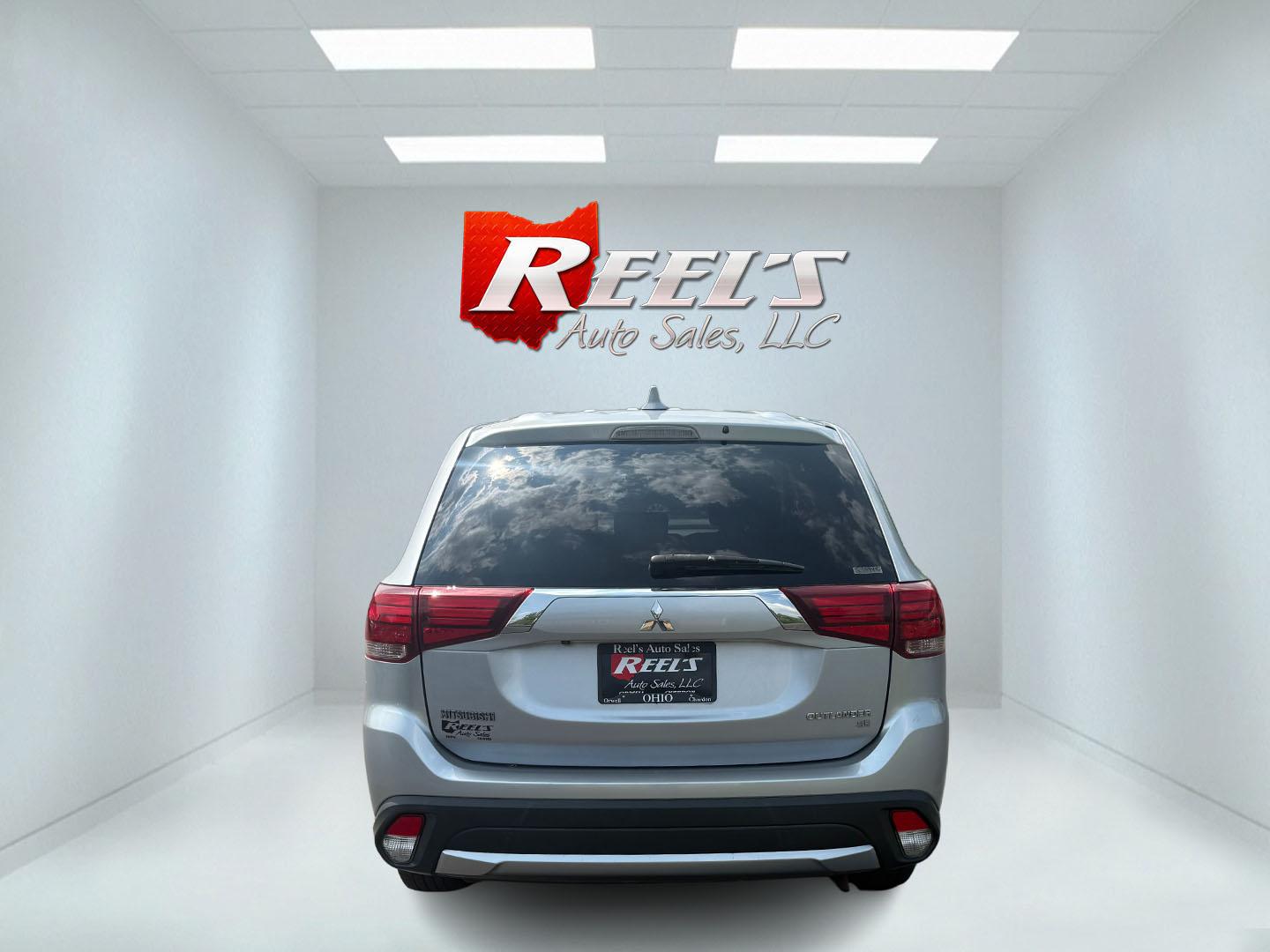 2017 Silver /Black Mitsubishi Outlander SE AWD (JA4AZ3A38HZ) with an 2.4L I4 DOHC 16V engine, Automatic transmission, located at 11115 Chardon Rd. , Chardon, OH, 44024, (440) 214-9705, 41.580246, -81.241943 - This 2017 Mitsubishi Outlander SE S-AWC is a fuel efficient all wheel drive SUV with a 3rd row. Powered by a 2.4 I4 Engine it is capable of achieving an impressive 29 MPG Highway. On the inside you get a 7.0" touch screen with Apple Carplay, Android Auto and, a backup camera. Other features include - Photo#33