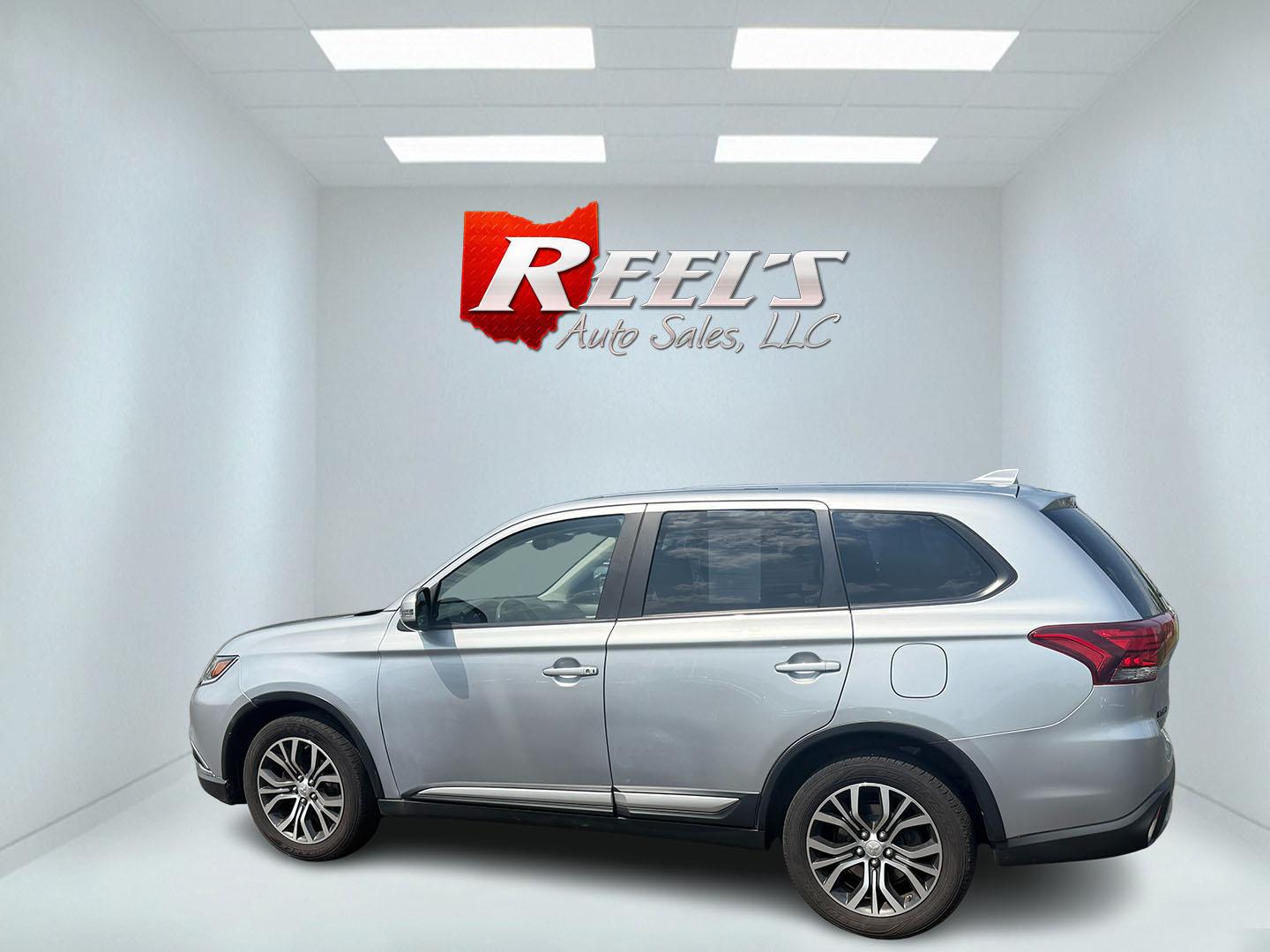 2017 Silver /Black Mitsubishi Outlander SE AWD (JA4AZ3A38HZ) with an 2.4L I4 DOHC 16V engine, Automatic transmission, located at 11115 Chardon Rd. , Chardon, OH, 44024, (440) 214-9705, 41.580246, -81.241943 - This 2017 Mitsubishi Outlander SE S-AWC is a fuel efficient all wheel drive SUV with a 3rd row. Powered by a 2.4 I4 Engine it is capable of achieving an impressive 29 MPG Highway. On the inside you get a 7.0" touch screen with Apple Carplay, Android Auto and, a backup camera. Other features include - Photo#35