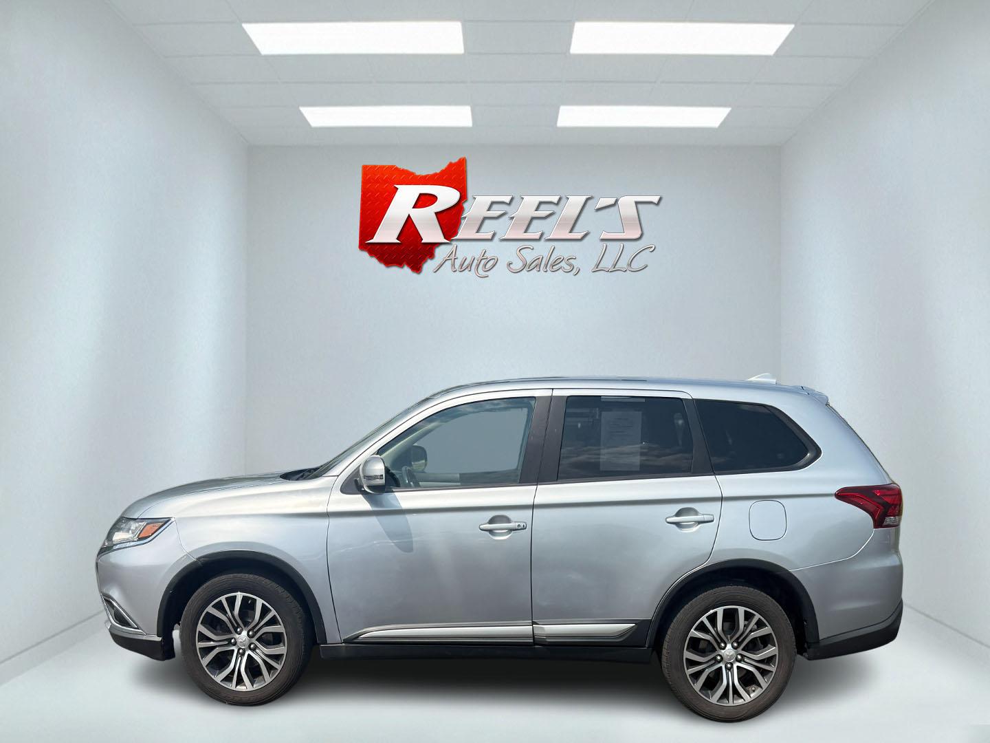 2017 Silver /Black Mitsubishi Outlander SE AWD (JA4AZ3A38HZ) with an 2.4L I4 DOHC 16V engine, Automatic transmission, located at 11115 Chardon Rd. , Chardon, OH, 44024, (440) 214-9705, 41.580246, -81.241943 - This 2017 Mitsubishi Outlander SE S-AWC is a fuel efficient all wheel drive SUV with a 3rd row. Powered by a 2.4 I4 Engine it is capable of achieving an impressive 29 MPG Highway. On the inside you get a 7.0" touch screen with Apple Carplay, Android Auto and, a backup camera. Other features include - Photo#36