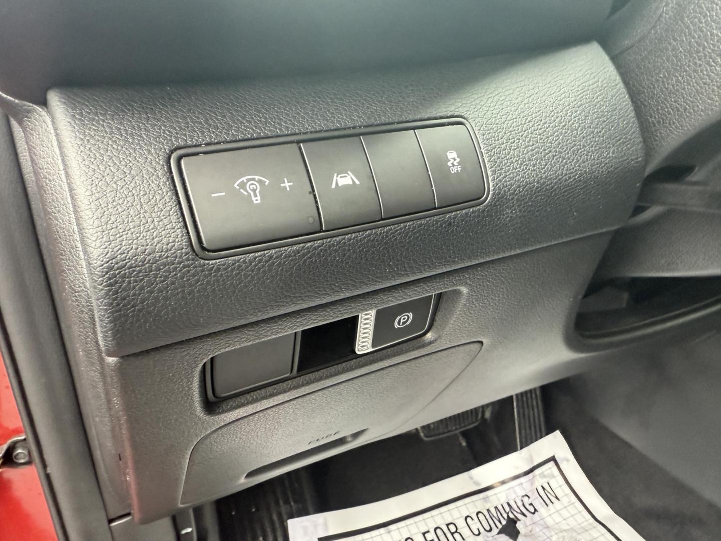 2022 Red /Black Hyundai Santa Fe SE AWD (5NMS1DAJ4NH) with an 2.5L I4 DOHC 16V engine, 8-Speed Automatic transmission, located at 547 E. Main St., Orwell, OH, 44076, (440) 437-5893, 41.535435, -80.847855 - Photo#14