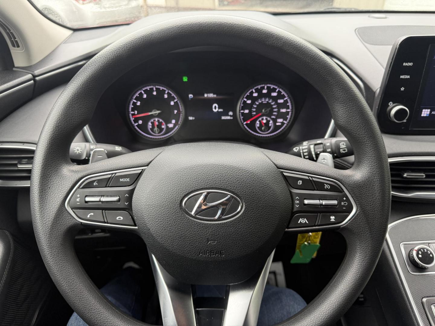 2022 Red /Black Hyundai Santa Fe SE AWD (5NMS1DAJ4NH) with an 2.5L I4 DOHC 16V engine, 8-Speed Automatic transmission, located at 547 E. Main St., Orwell, OH, 44076, (440) 437-5893, 41.535435, -80.847855 - Photo#16