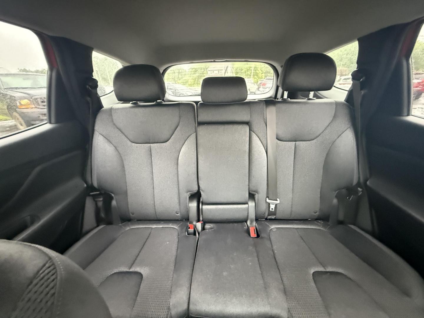 2022 Red /Black Hyundai Santa Fe SE AWD (5NMS1DAJ4NH) with an 2.5L I4 DOHC 16V engine, 8-Speed Automatic transmission, located at 547 E. Main St., Orwell, OH, 44076, (440) 437-5893, 41.535435, -80.847855 - Photo#21