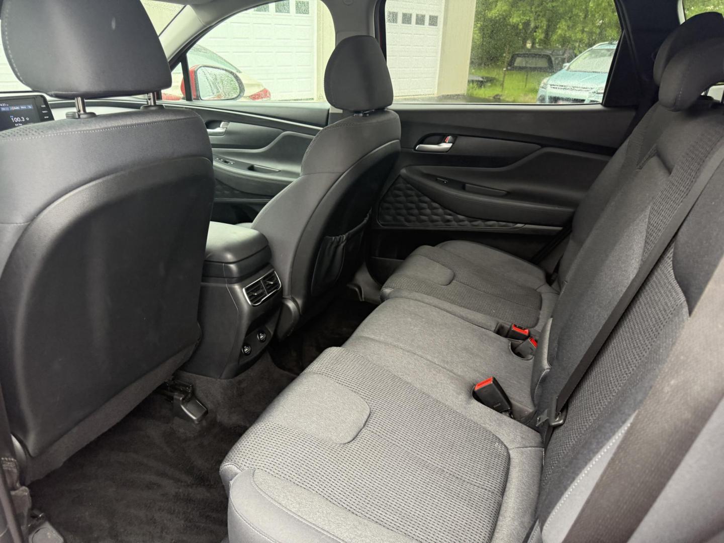 2022 Red /Black Hyundai Santa Fe SE AWD (5NMS1DAJ4NH) with an 2.5L I4 DOHC 16V engine, 8-Speed Automatic transmission, located at 547 E. Main St., Orwell, OH, 44076, (440) 437-5893, 41.535435, -80.847855 - Photo#22
