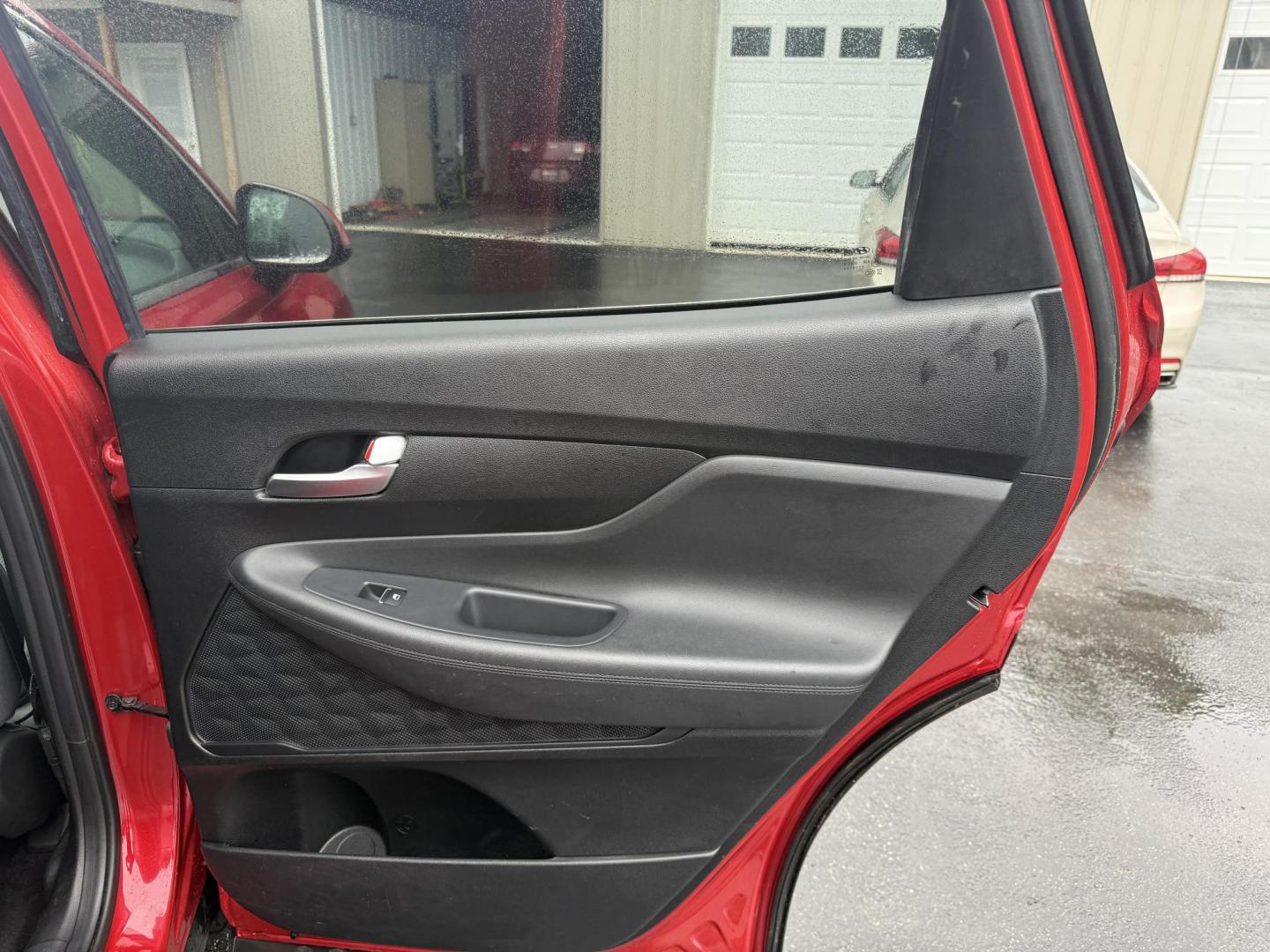 2022 Red /Black Hyundai Santa Fe SE AWD (5NMS1DAJ4NH) with an 2.5L I4 DOHC 16V engine, 8-Speed Automatic transmission, located at 547 E. Main St., Orwell, OH, 44076, (440) 437-5893, 41.535435, -80.847855 - Photo#29