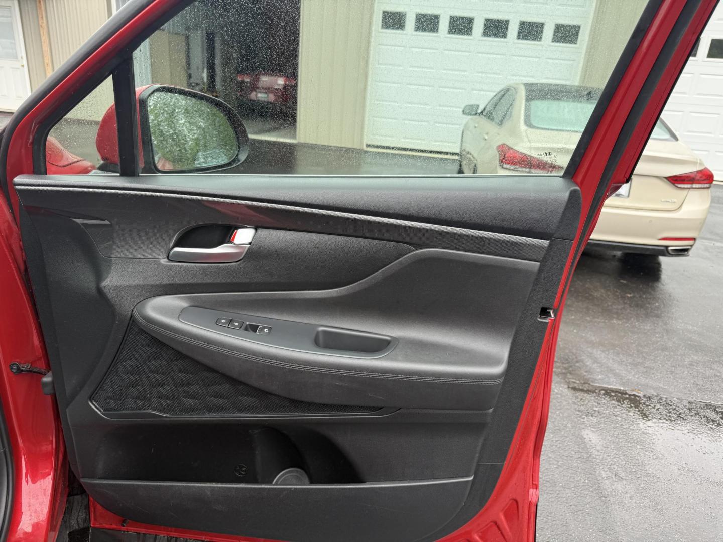 2022 Red /Black Hyundai Santa Fe SE AWD (5NMS1DAJ4NH) with an 2.5L I4 DOHC 16V engine, 8-Speed Automatic transmission, located at 547 E. Main St., Orwell, OH, 44076, (440) 437-5893, 41.535435, -80.847855 - Photo#31