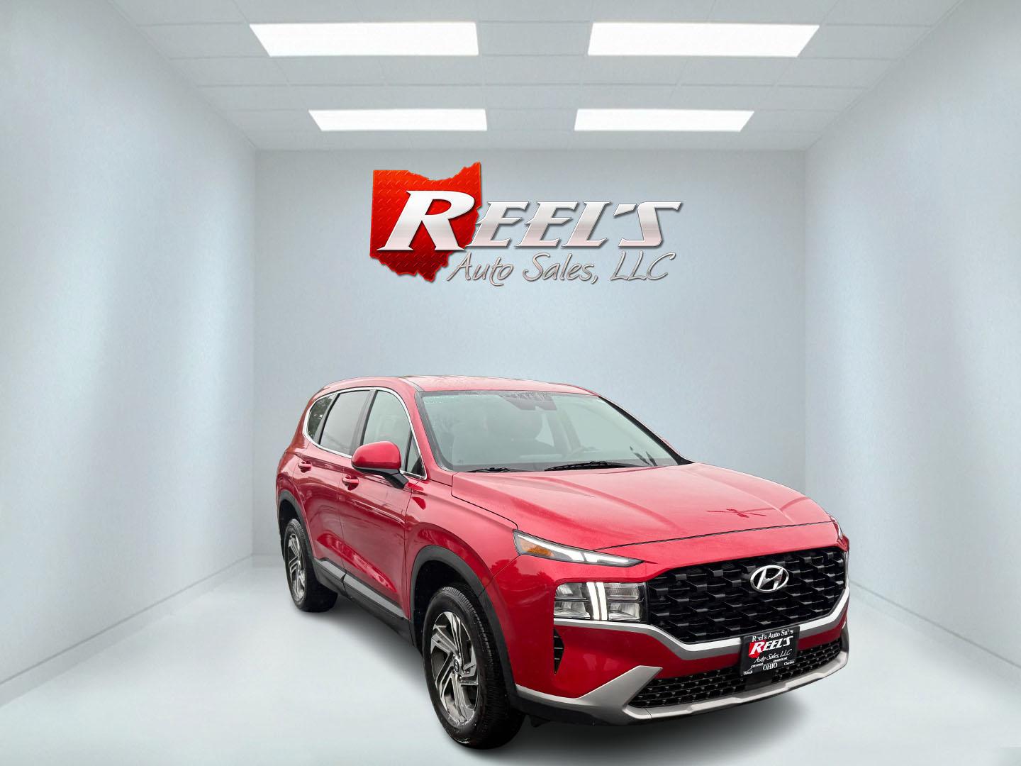 2022 Red /Black Hyundai Santa Fe SE AWD (5NMS1DAJ4NH) with an 2.5L I4 DOHC 16V engine, 8-Speed Automatic transmission, located at 547 E. Main St., Orwell, OH, 44076, (440) 437-5893, 41.535435, -80.847855 - Photo#2