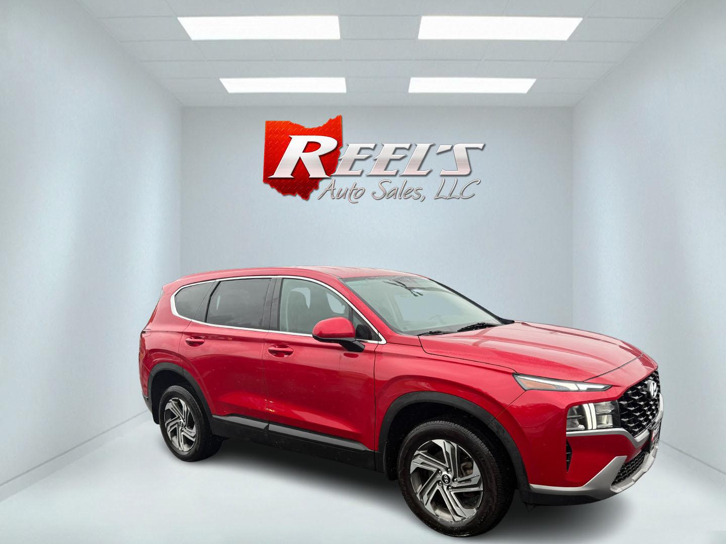 2022 Red /Black Hyundai Santa Fe SE AWD (5NMS1DAJ4NH) with an 2.5L I4 DOHC 16V engine, 8-Speed Automatic transmission, located at 547 E. Main St., Orwell, OH, 44076, (440) 437-5893, 41.535435, -80.847855 - Photo#12