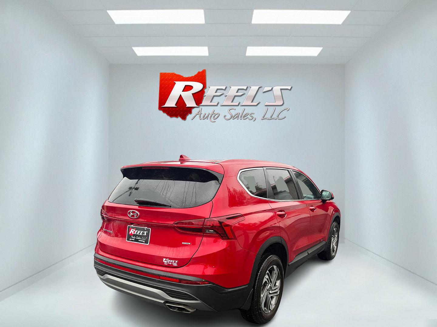 2022 Red /Black Hyundai Santa Fe SE AWD (5NMS1DAJ4NH) with an 2.5L I4 DOHC 16V engine, 8-Speed Automatic transmission, located at 547 E. Main St., Orwell, OH, 44076, (440) 437-5893, 41.535435, -80.847855 - Photo#34