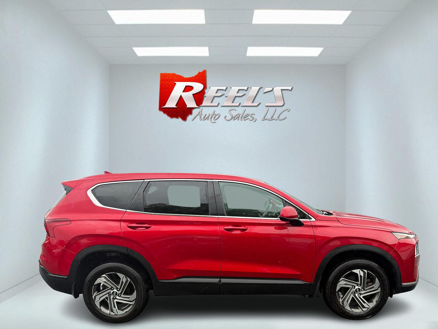 2022 Red /Black Hyundai Santa Fe SE AWD (5NMS1DAJ4NH) with an 2.5L I4 DOHC 16V engine, 8-Speed Automatic transmission, located at 547 E. Main St., Orwell, OH, 44076, (440) 437-5893, 41.535435, -80.847855 - Photo#13