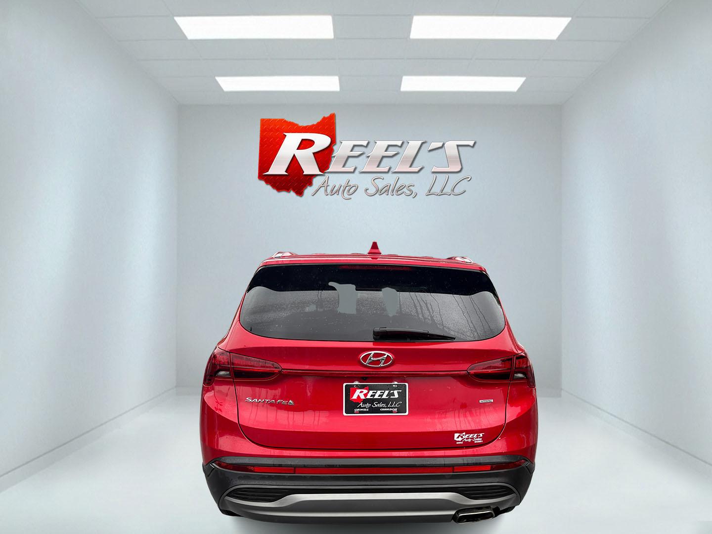 2022 Red /Black Hyundai Santa Fe SE AWD (5NMS1DAJ4NH) with an 2.5L I4 DOHC 16V engine, 8-Speed Automatic transmission, located at 547 E. Main St., Orwell, OH, 44076, (440) 437-5893, 41.535435, -80.847855 - Photo#35