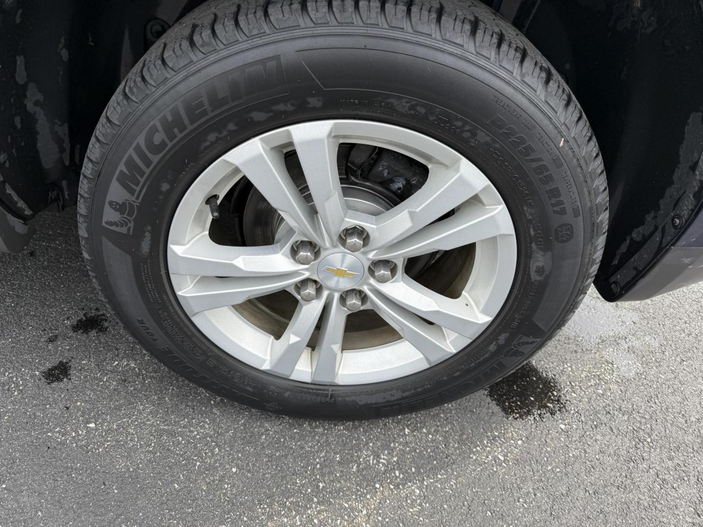 2014 Blue /Black Chevrolet Equinox LS 2WD (2GNALAEK9E6) with an 2.4L L4 DOHC 16V engine, 6-Speed Automatic transmission, located at 11115 Chardon Rd. , Chardon, OH, 44024, (440) 214-9705, 41.580246, -81.241943 - Photo#11