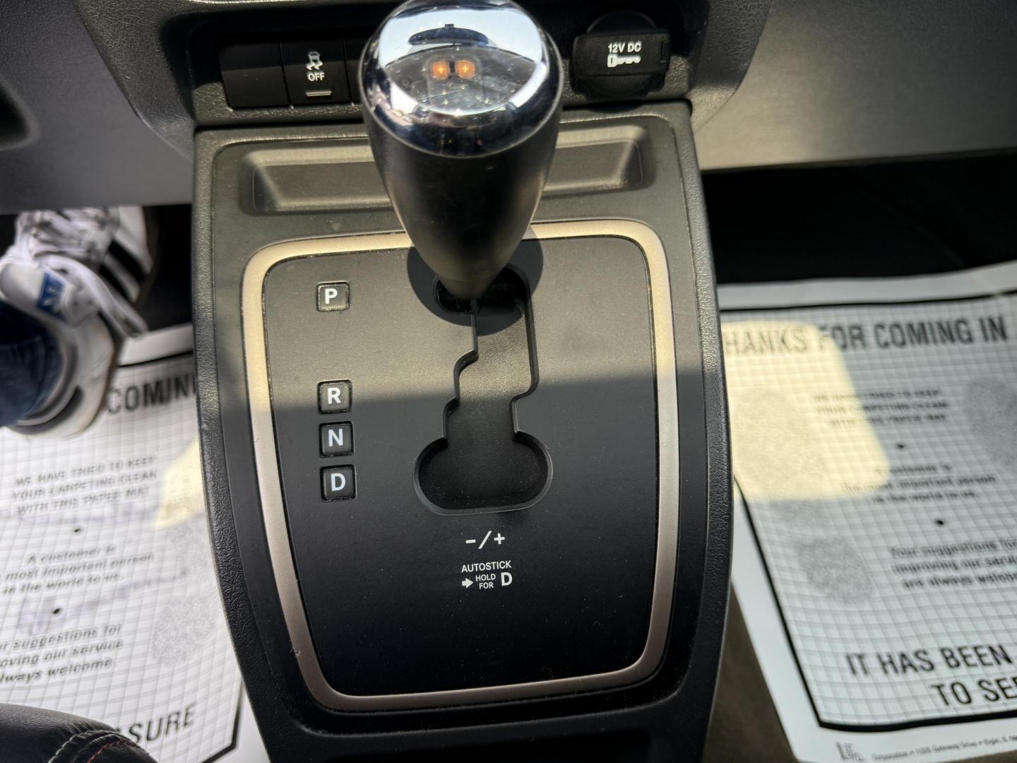 2016 White /Gray Jeep Compass Sport 75th Anniversary 4WD (1C4NJDBB9GD) with an 2.4L I4 DOHC 16V engine, 6-Speed Automatic transmission, located at 11115 Chardon Rd. , Chardon, OH, 44024, (440) 214-9705, 41.580246, -81.241943 - This 2016 Jeep Compass Sport 4WD 75th Edition is a compact go anywhere SUV. Powered by a 2.4 I4 engine and a 6 speed automatic transmission this little Jeep is respectable on gas while still being able to tackle any weather condition that is thrown it's way. This Jeep gives you added peace of mind w - Photo#24